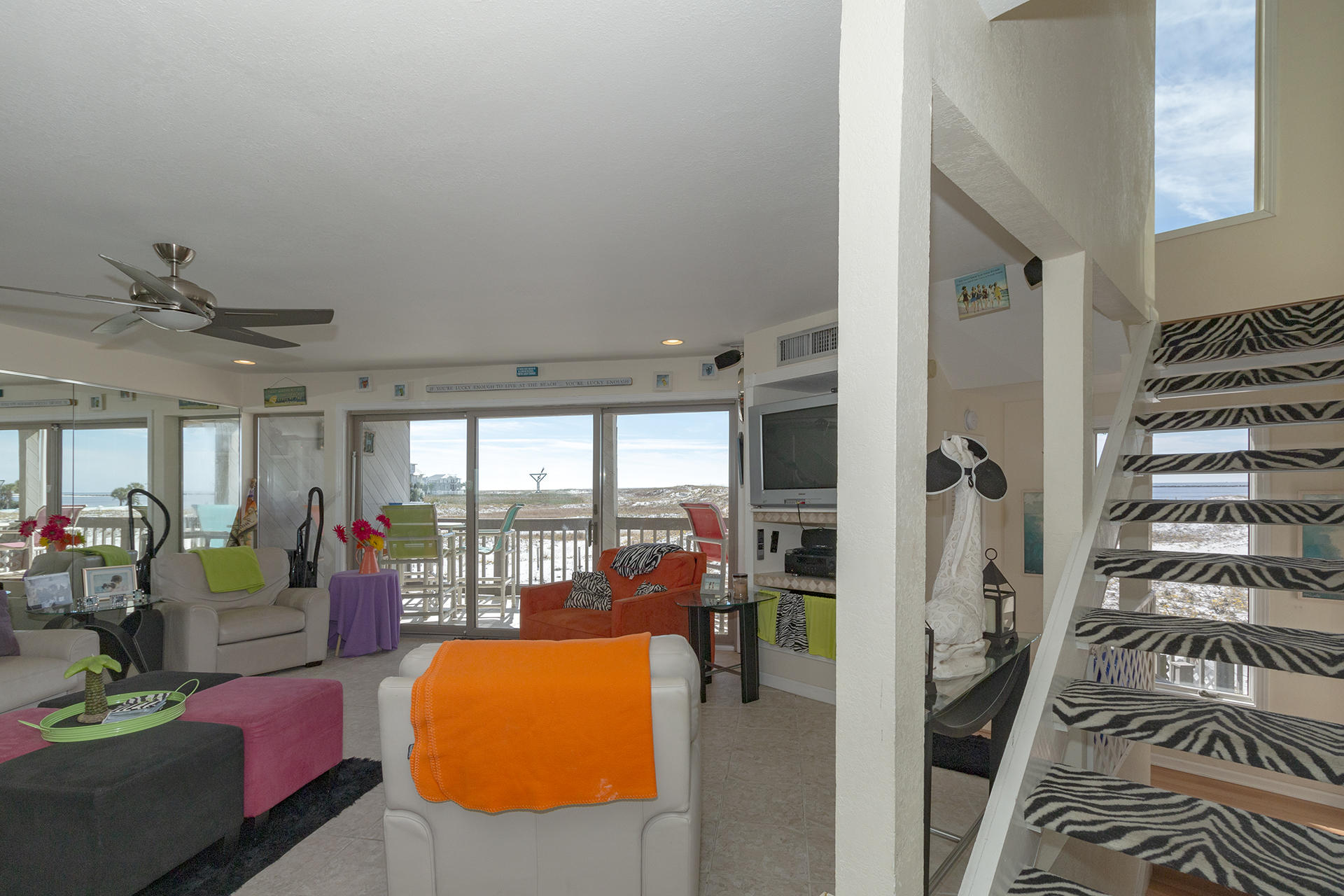 POINT OF VIEW T/H CONDO - Residential