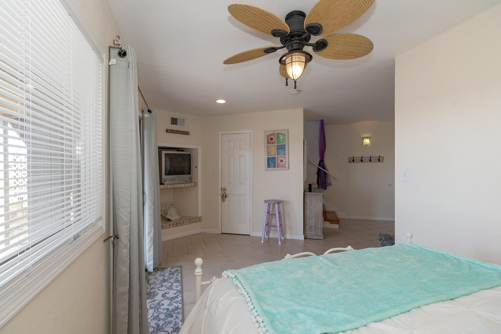 POINT OF VIEW T/H CONDO - Residential