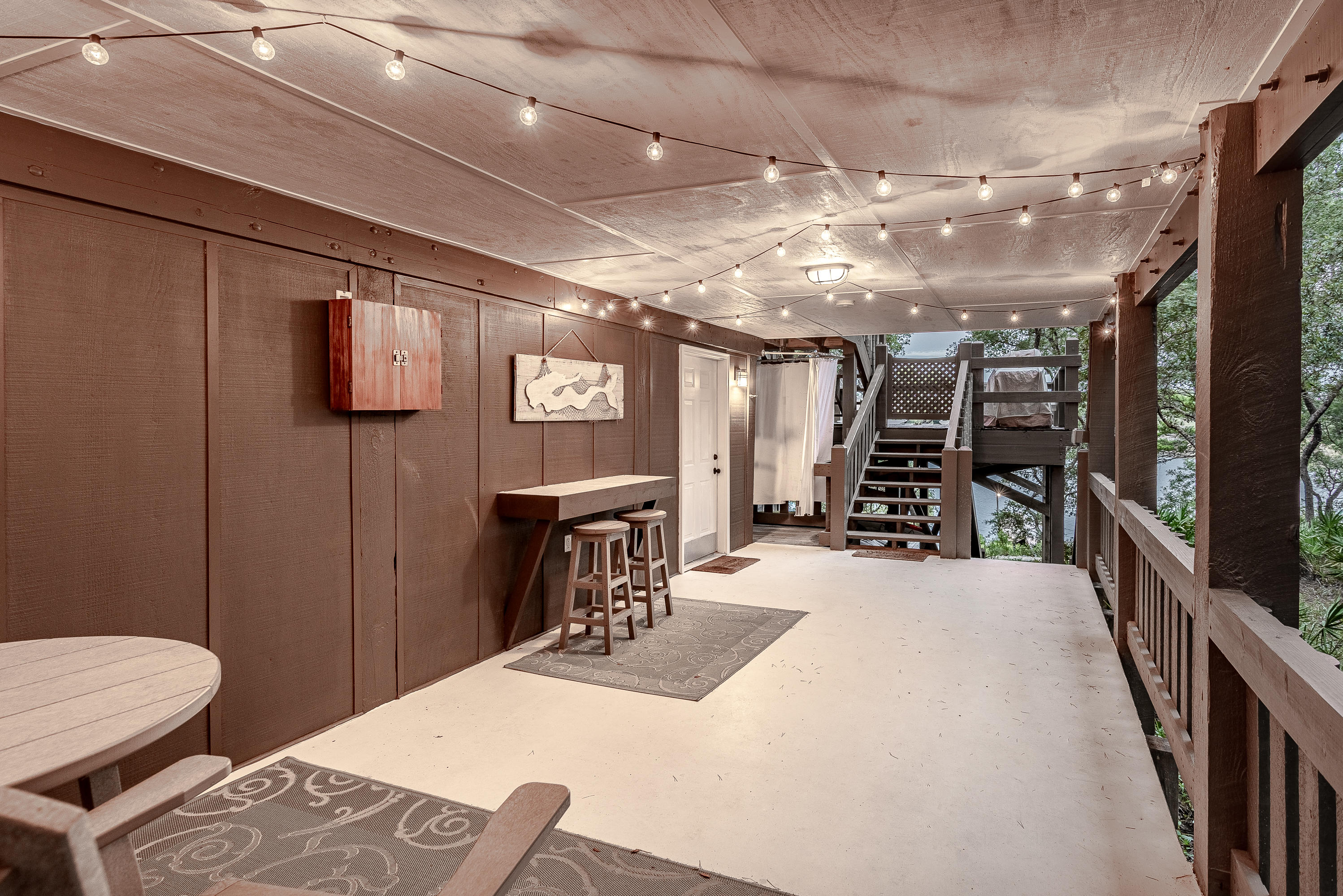 COUNTRY CABINS PH 2 - Residential