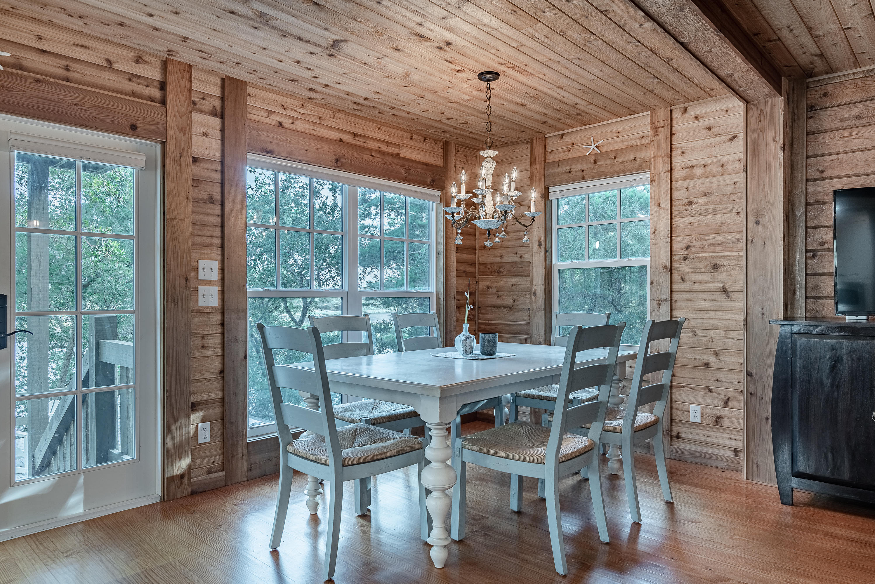 COUNTRY CABINS PH 2 - Residential