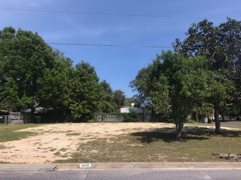 Vacant Lot - level and ready to build! Plans for a 2200 sq ft - 4 bed 3 bath home are available (stamped by the engineer but no further action).
