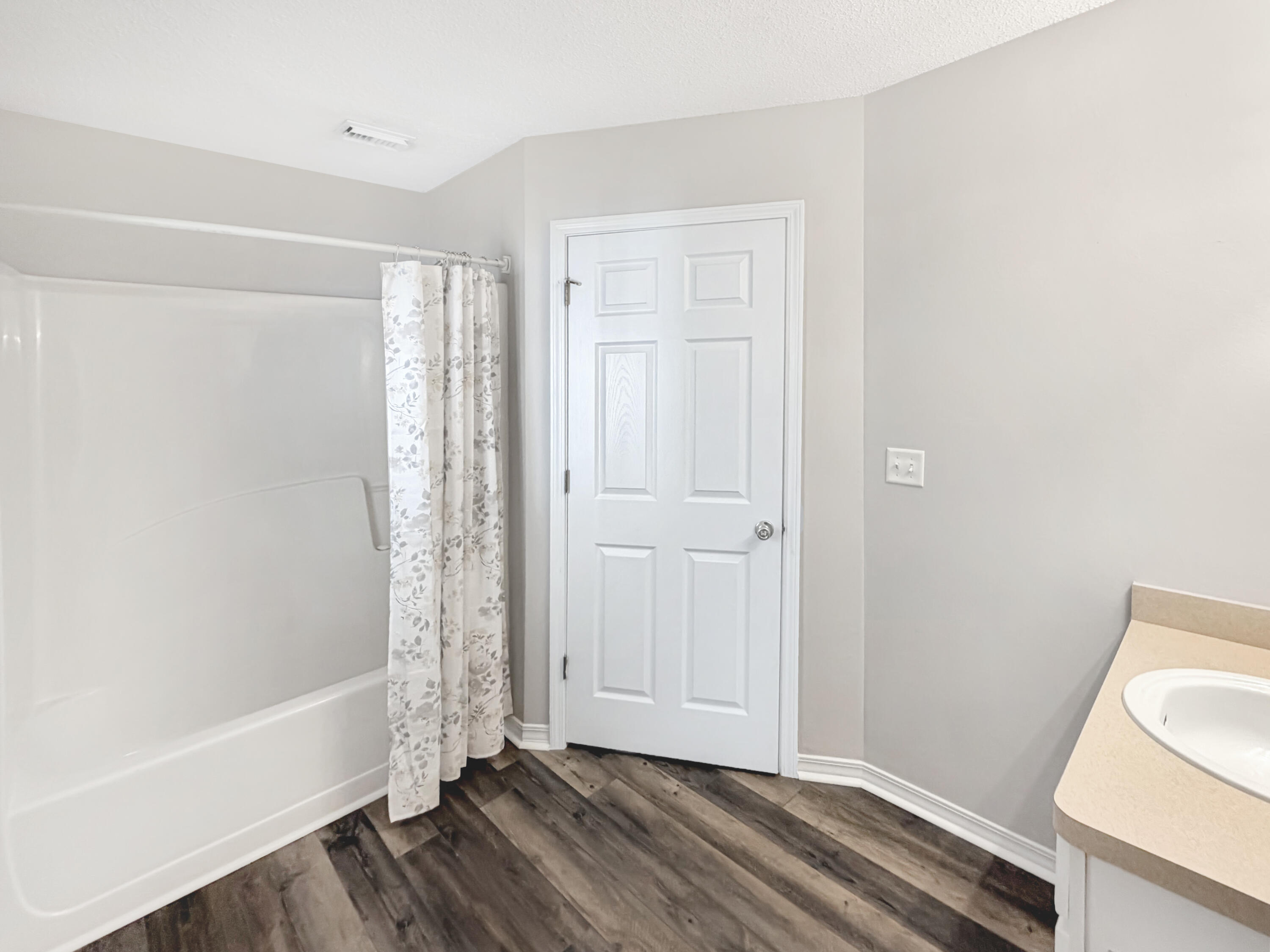 BROOKE ESTATES PH I - Residential