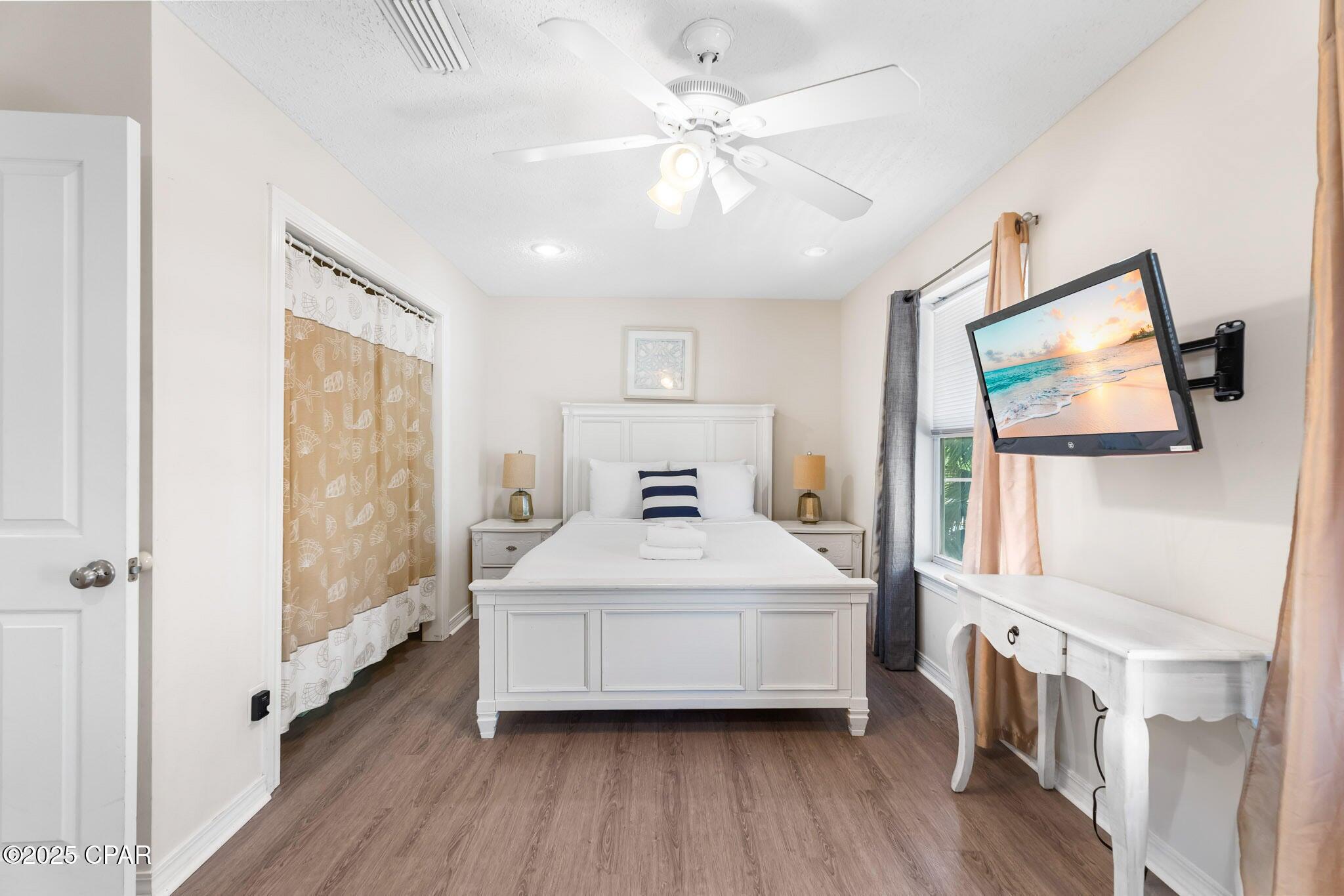 SOUTHERN EXPOSURES CONDO - Residential