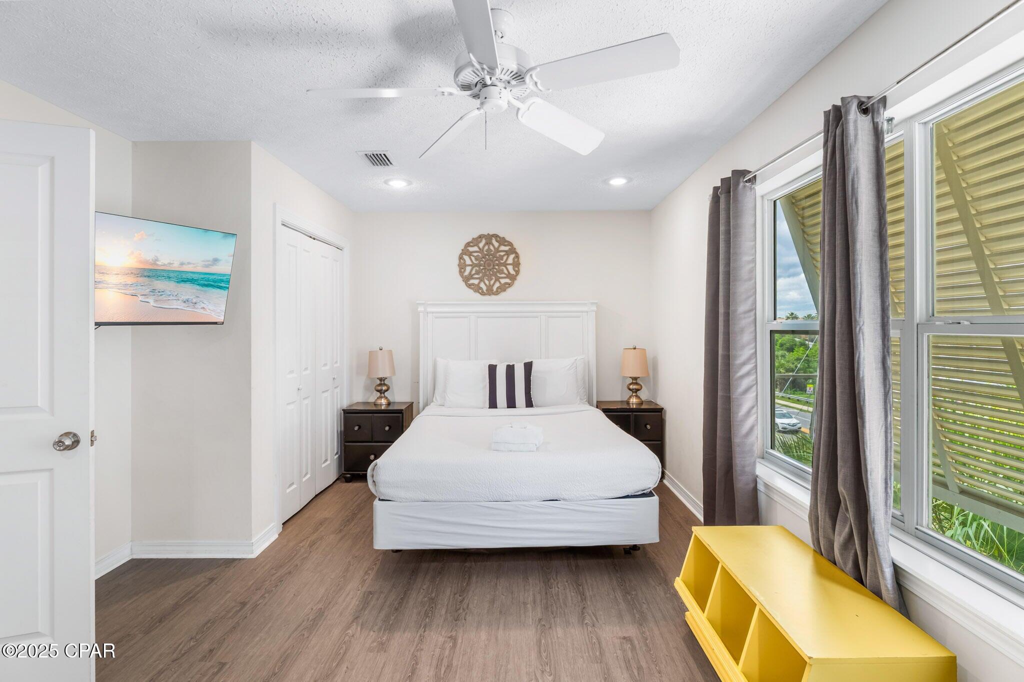 SOUTHERN EXPOSURES CONDO - Residential