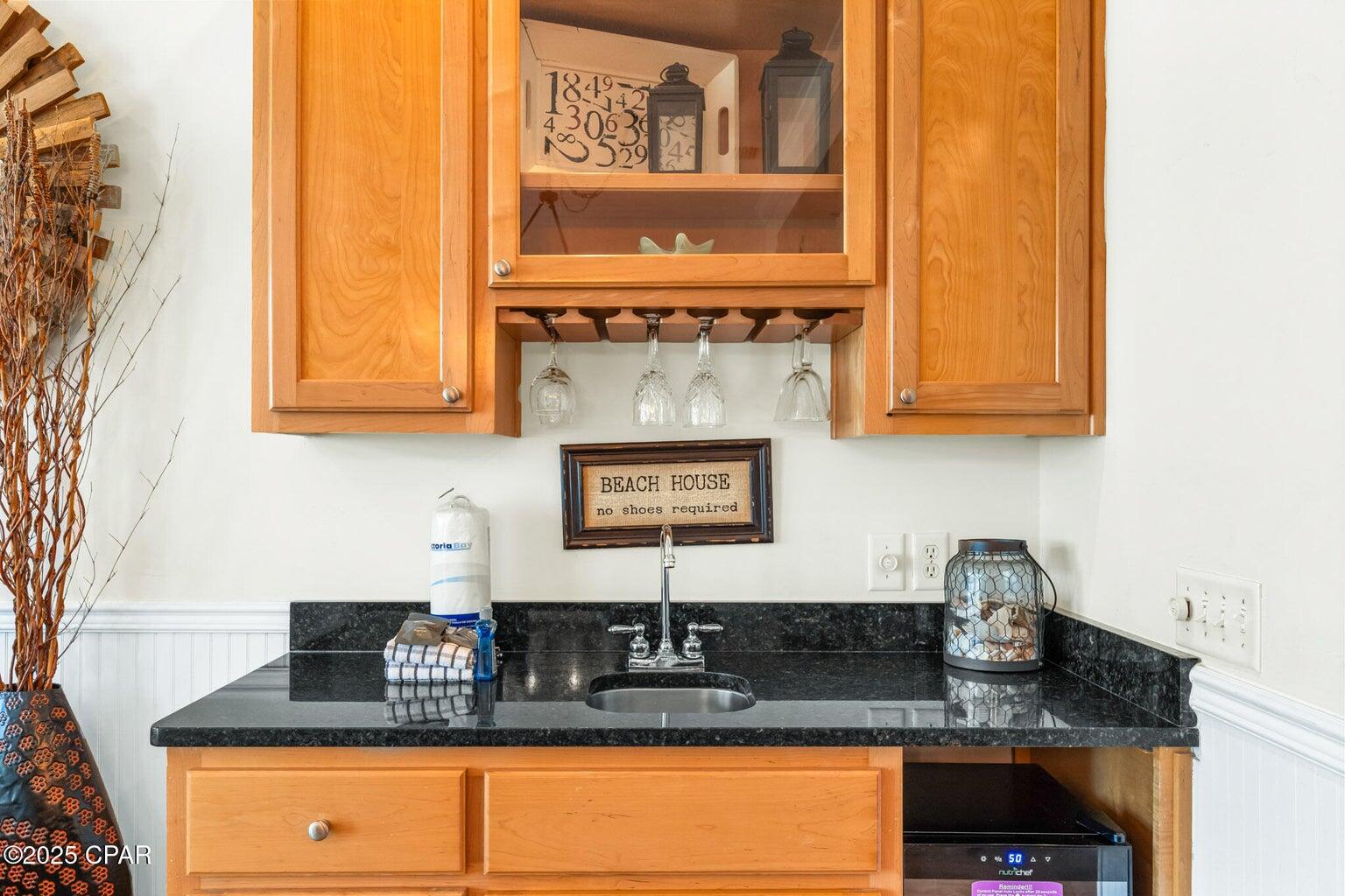 SOUTHERN EXPOSURES CONDO - Residential