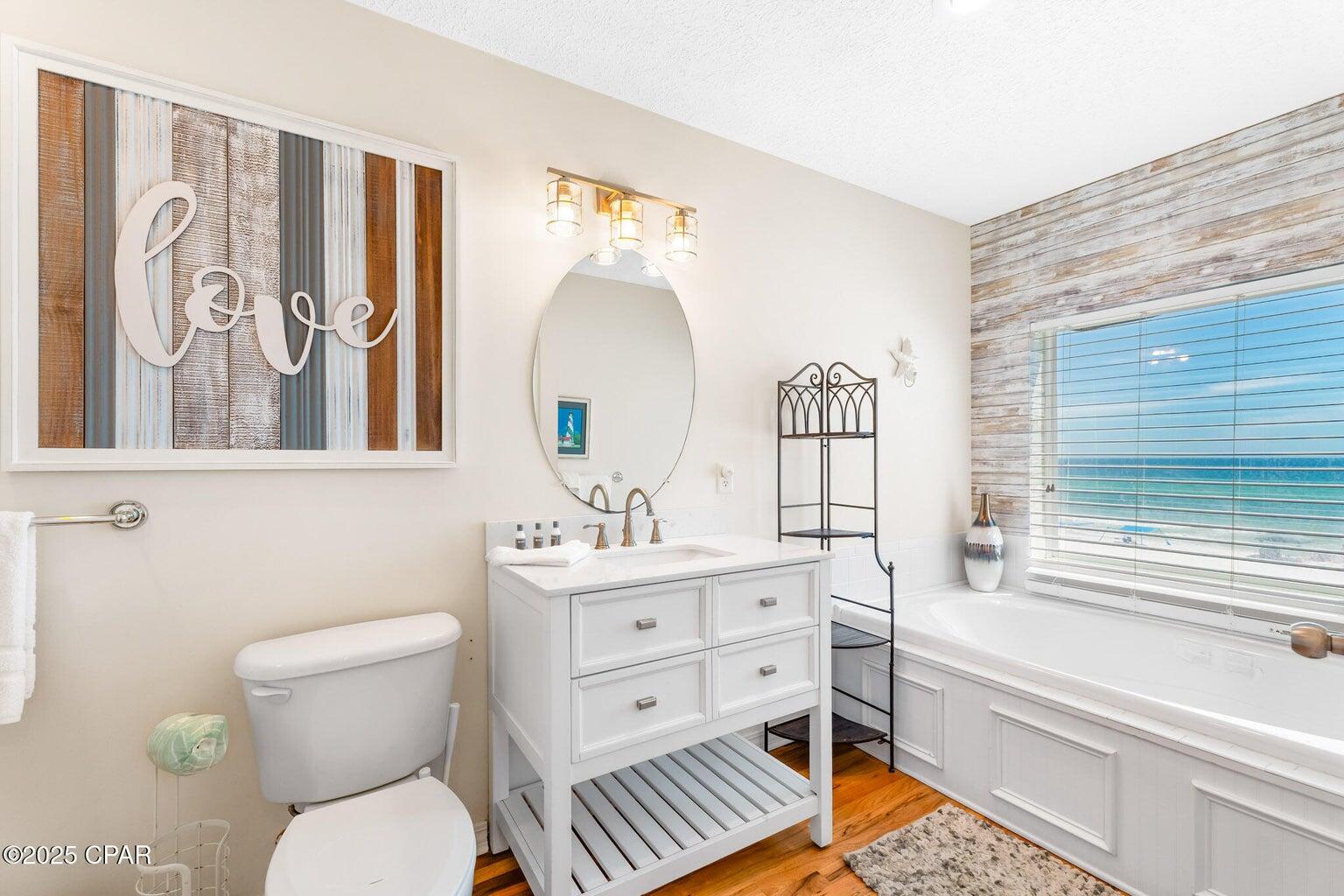 SOUTHERN EXPOSURES CONDO - Residential