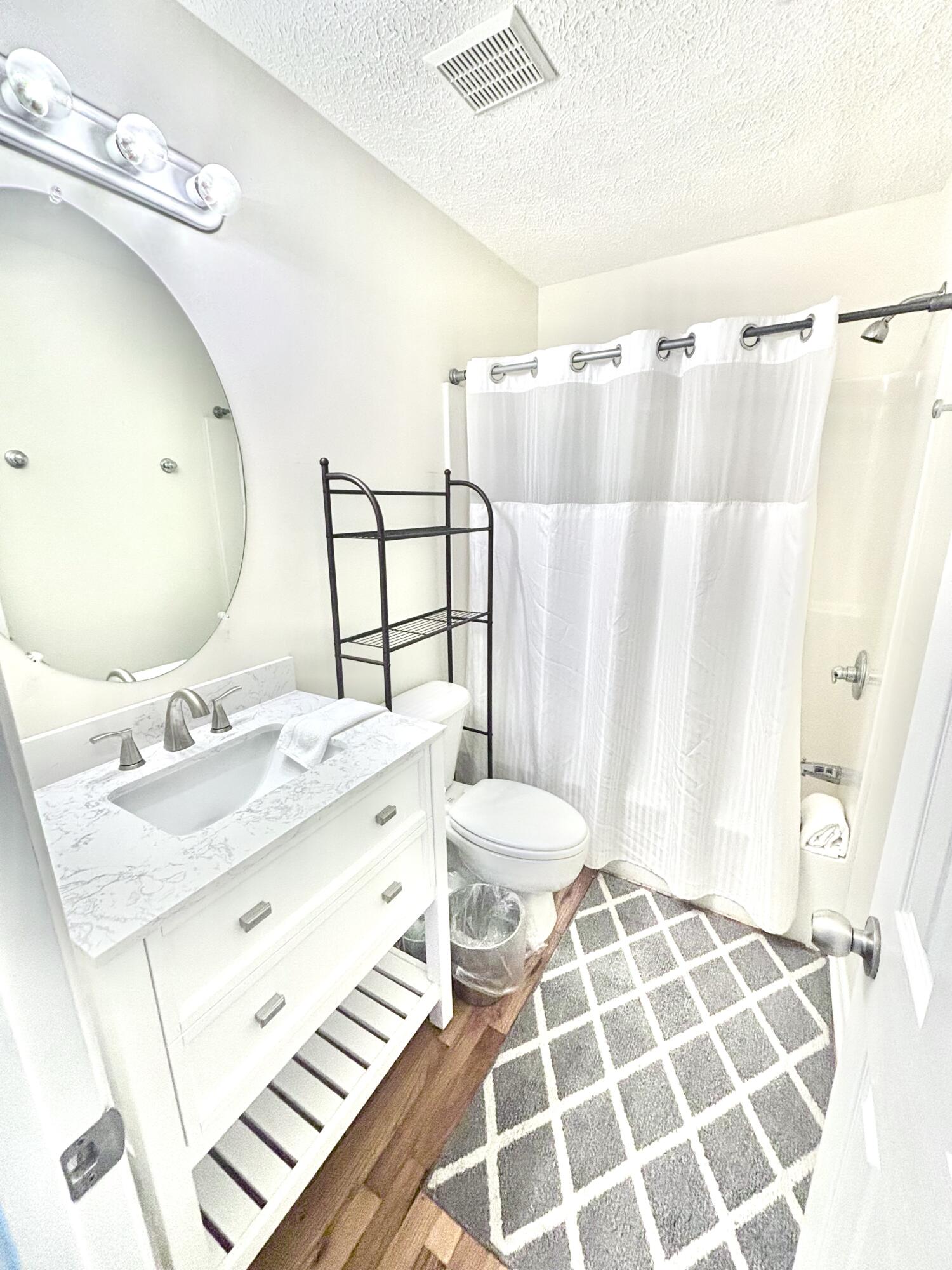 SOUTHERN EXPOSURES CONDO - Residential