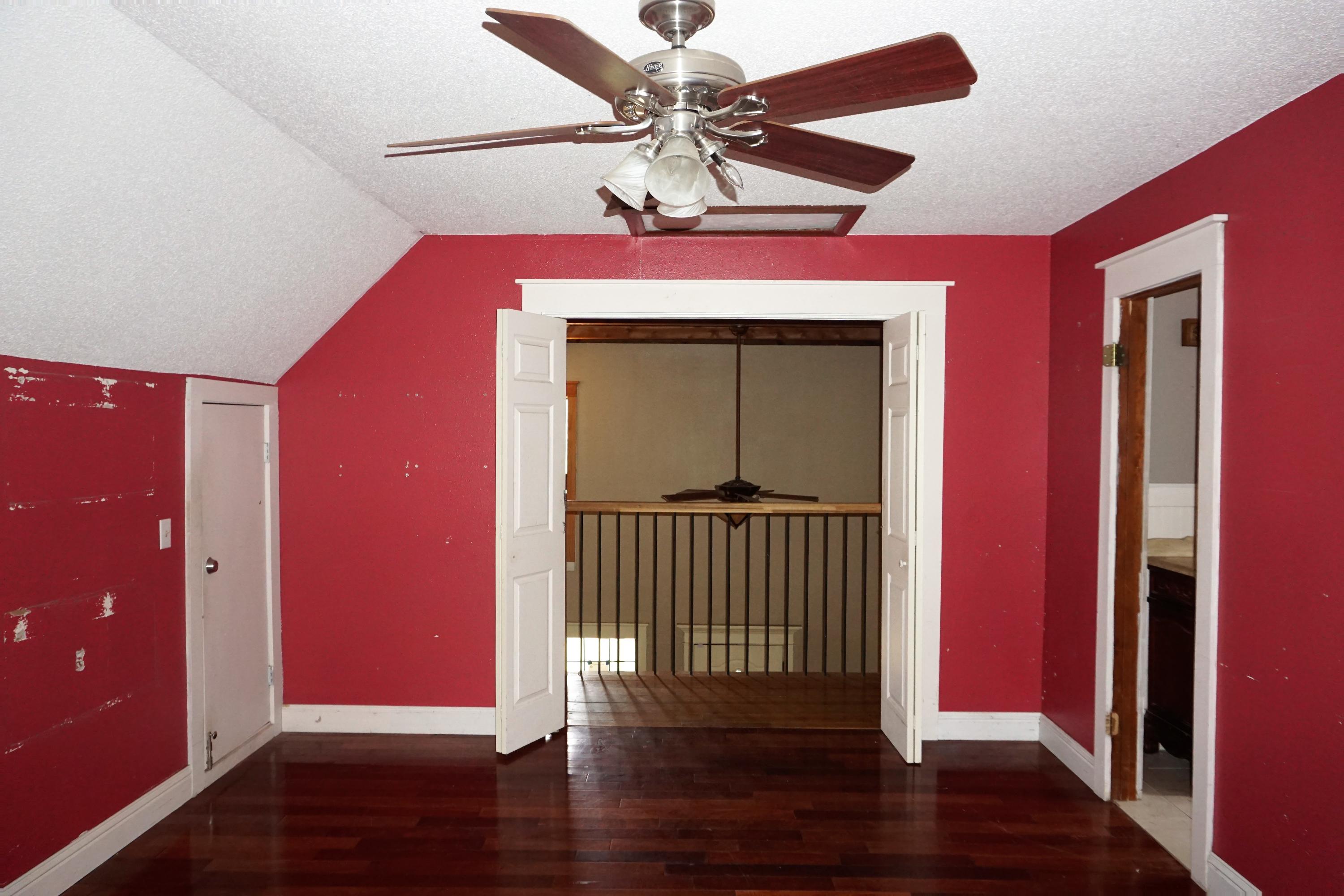 RUSTLING PINES - Residential