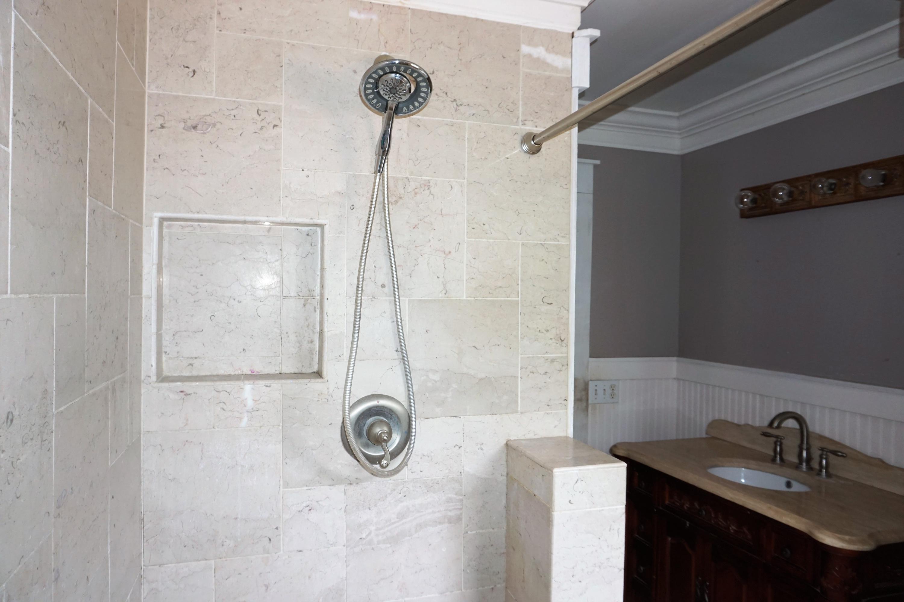 RUSTLING PINES - Residential