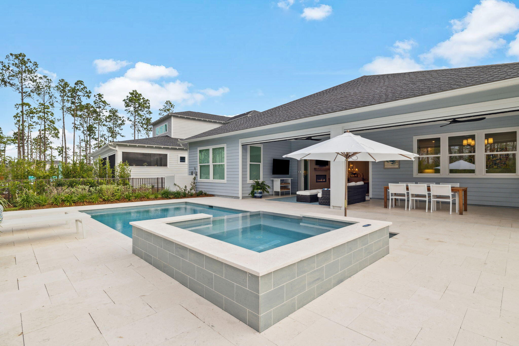 282 W Lafayette Road