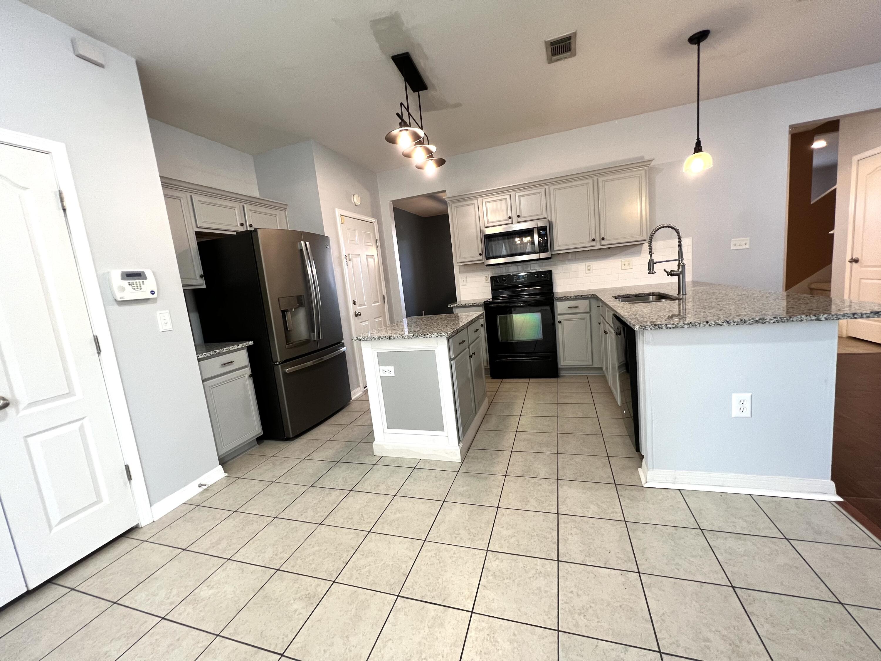 SANDY RIDGE ESTATES - Residential Lease