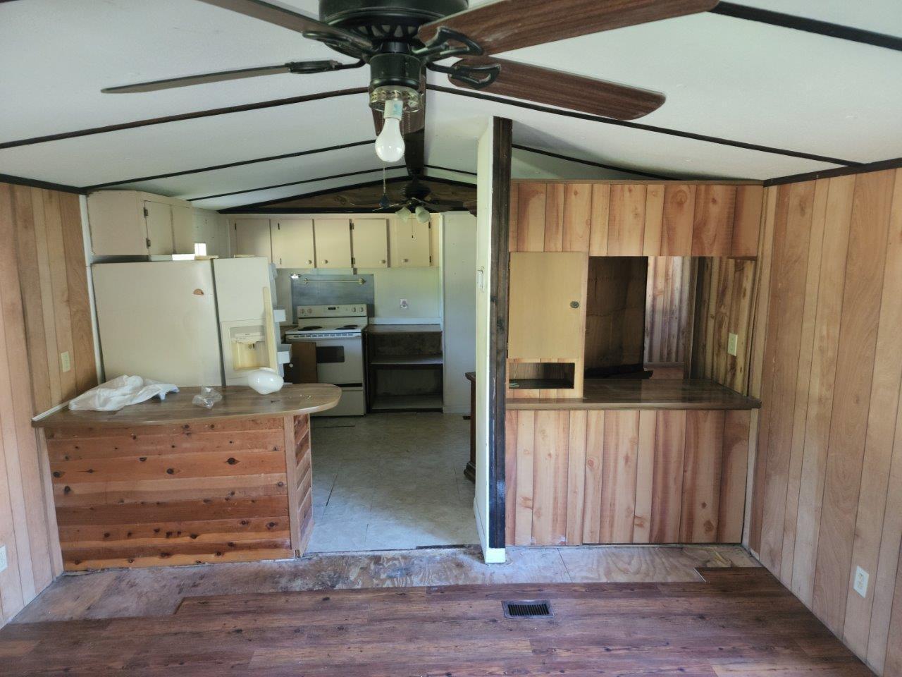 M/H NORTH (221000.10) - Residential