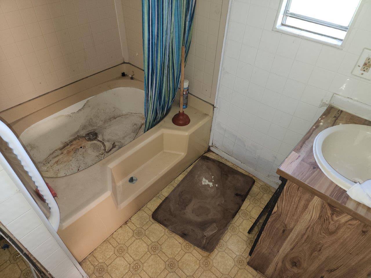 M/H NORTH (221000.10) - Residential