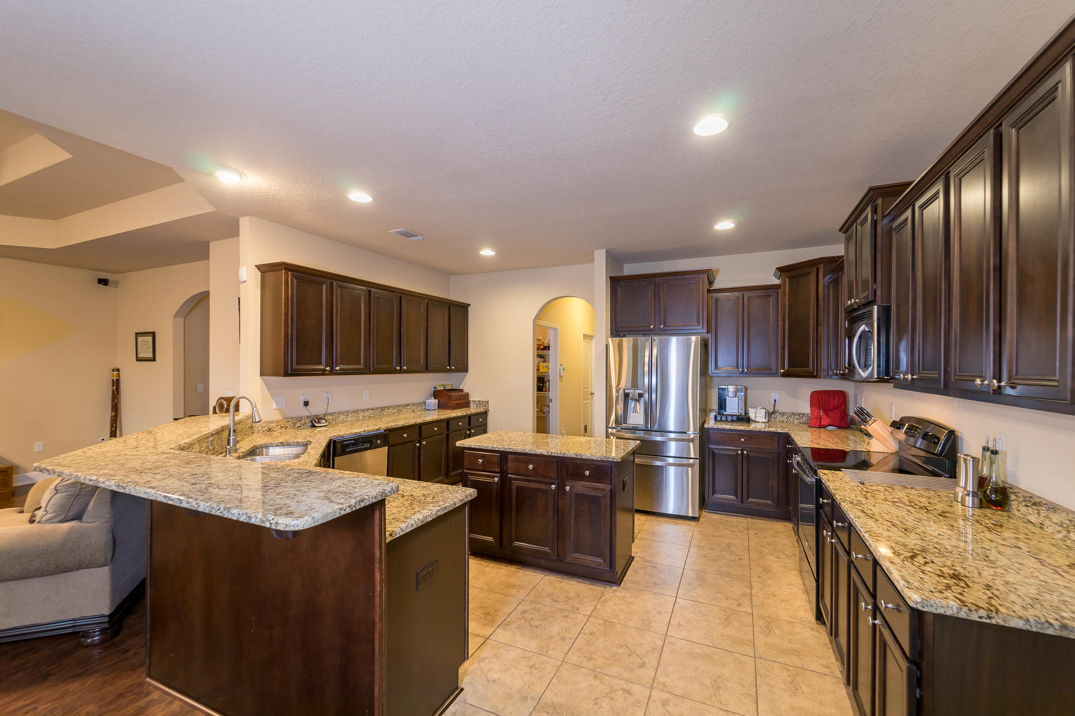 BROWNSTONE MANOR - Residential