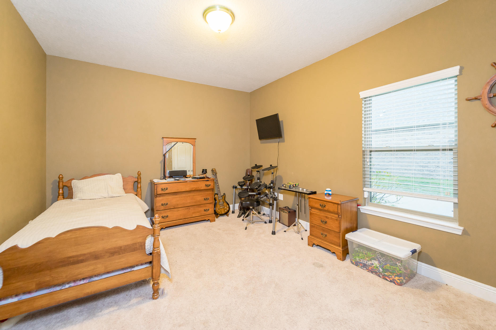 BROWNSTONE MANOR - Residential