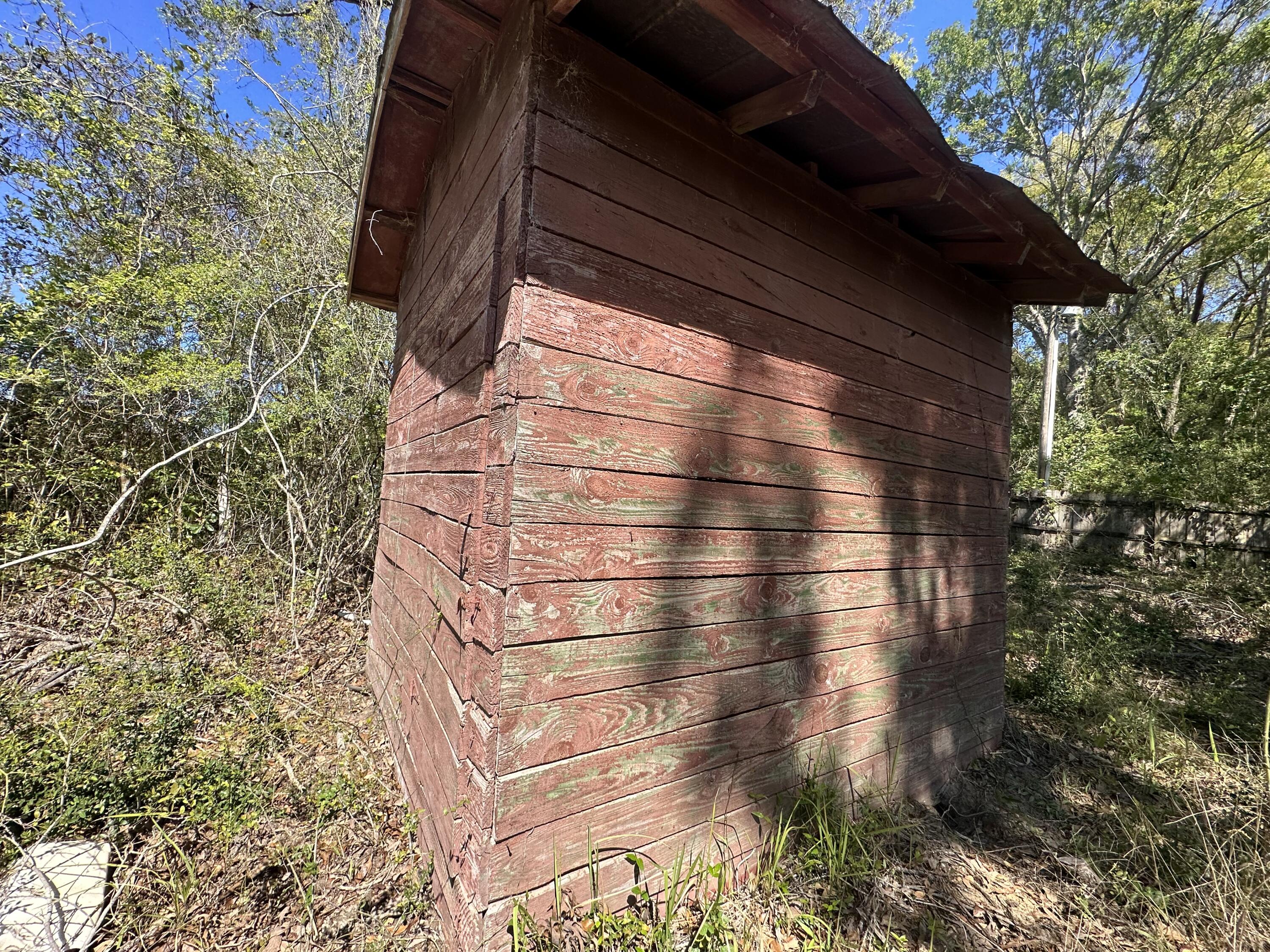 METES & BOUNDS - Land