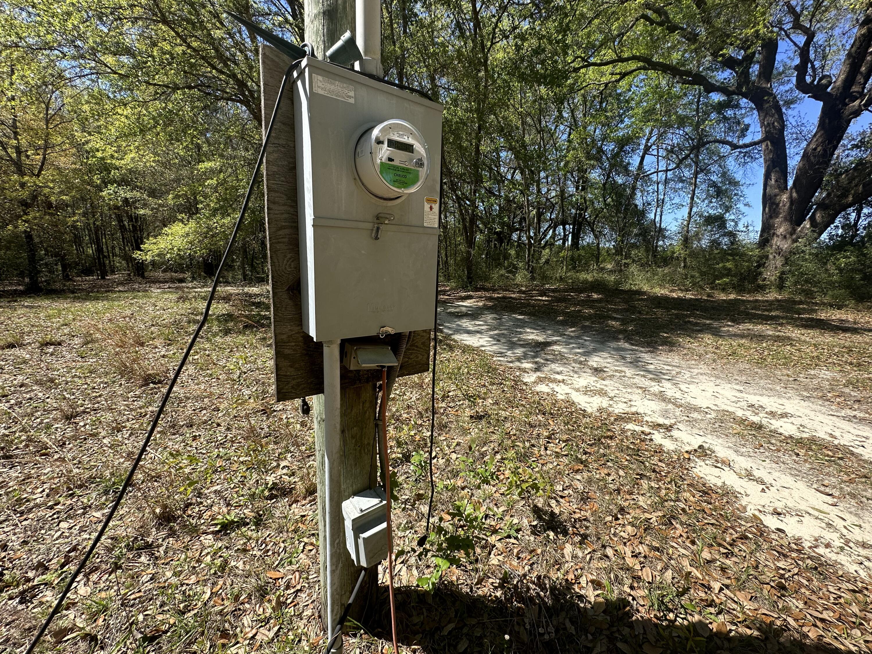 METES & BOUNDS - Land