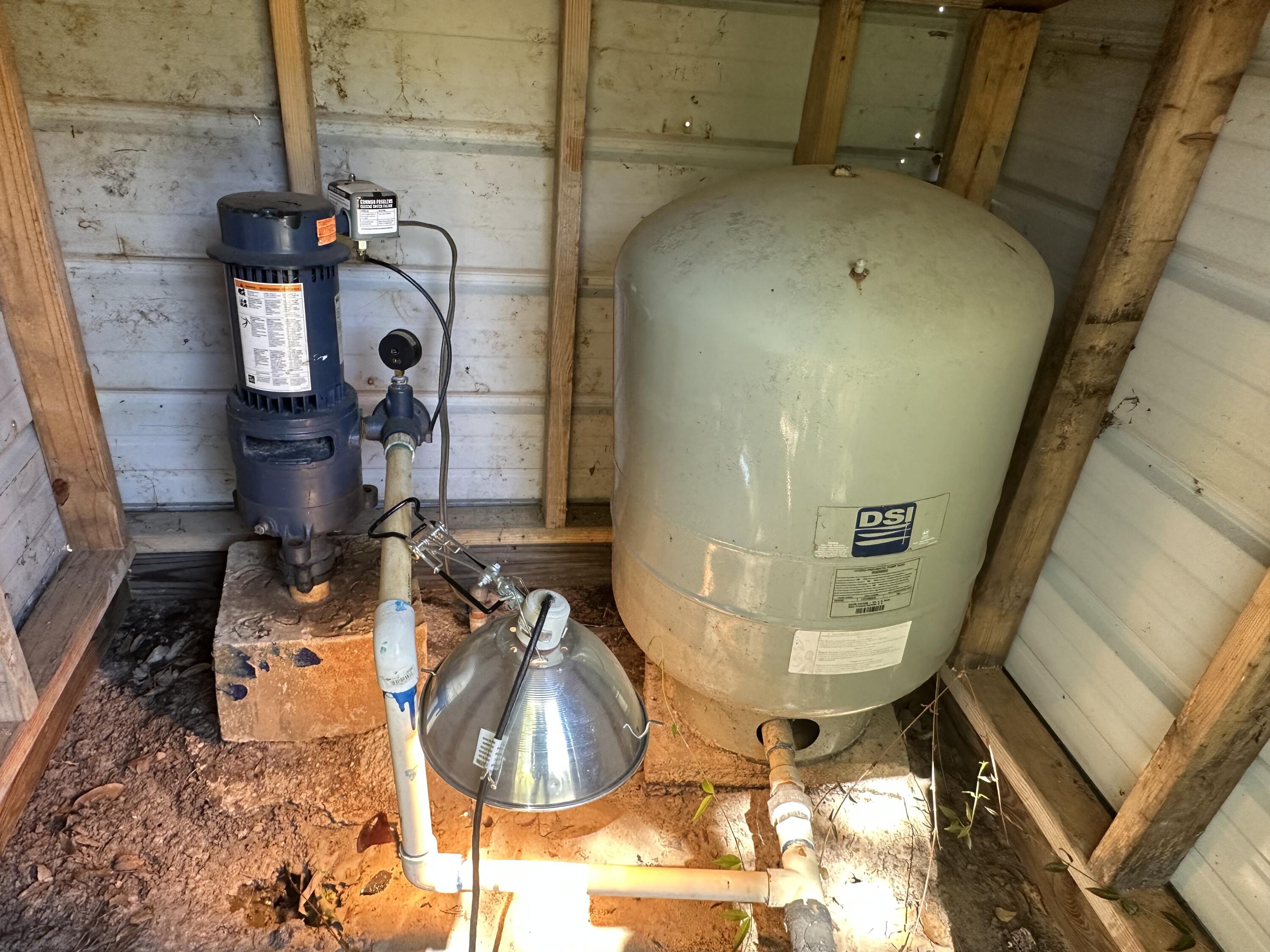 METES & BOUNDS - Land