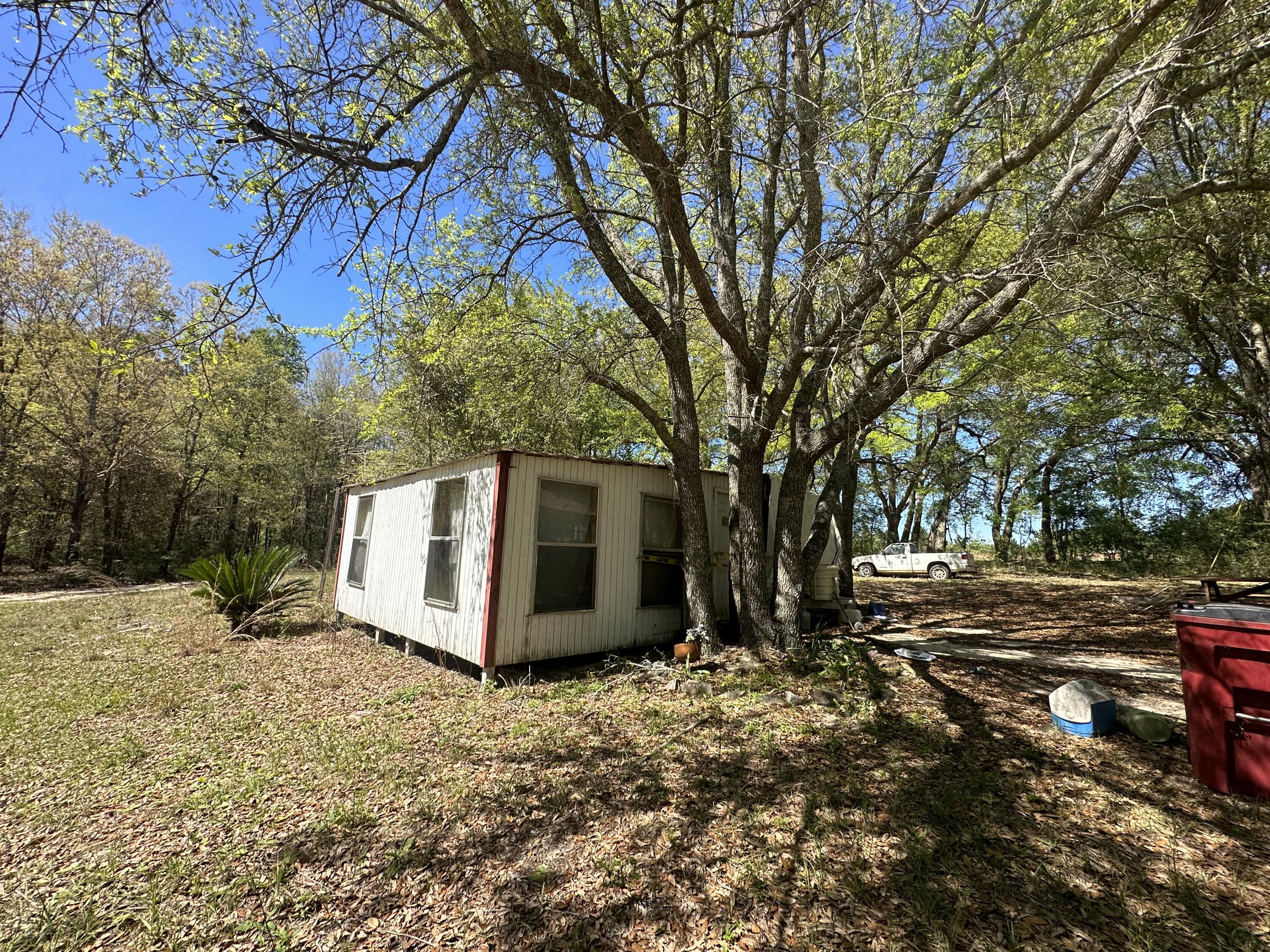 METES & BOUNDS - Land