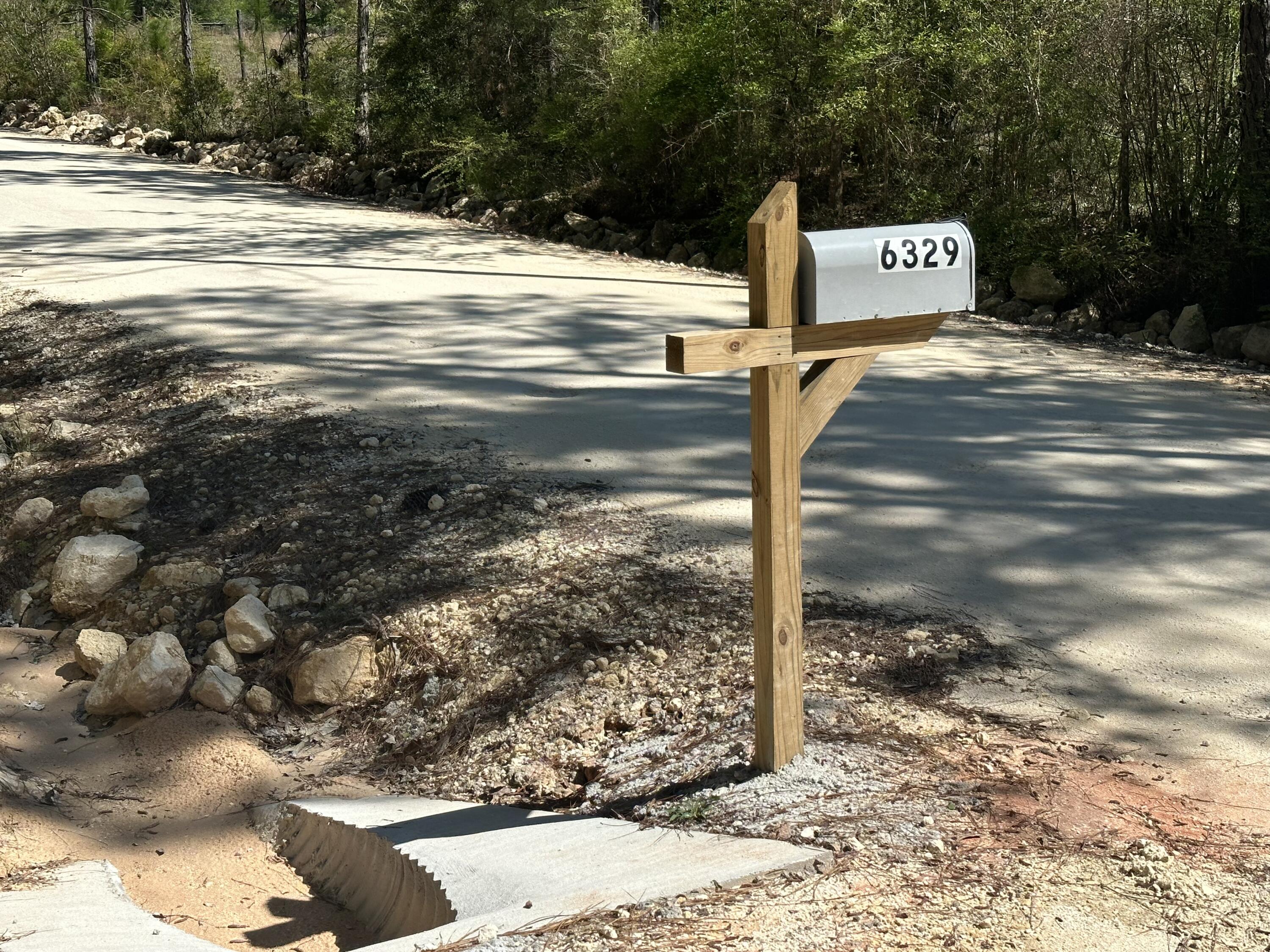 METES & BOUNDS - Land