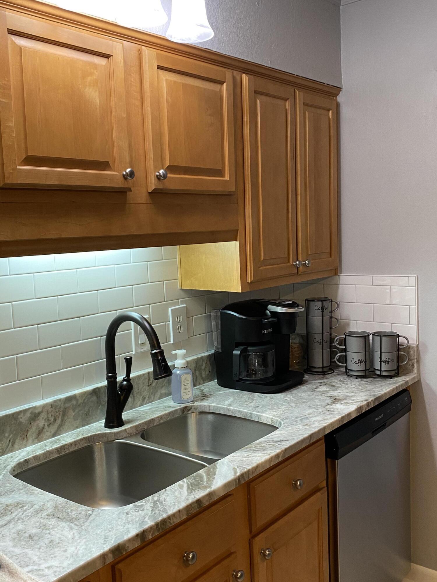 CEDARS CONDO - Residential Lease