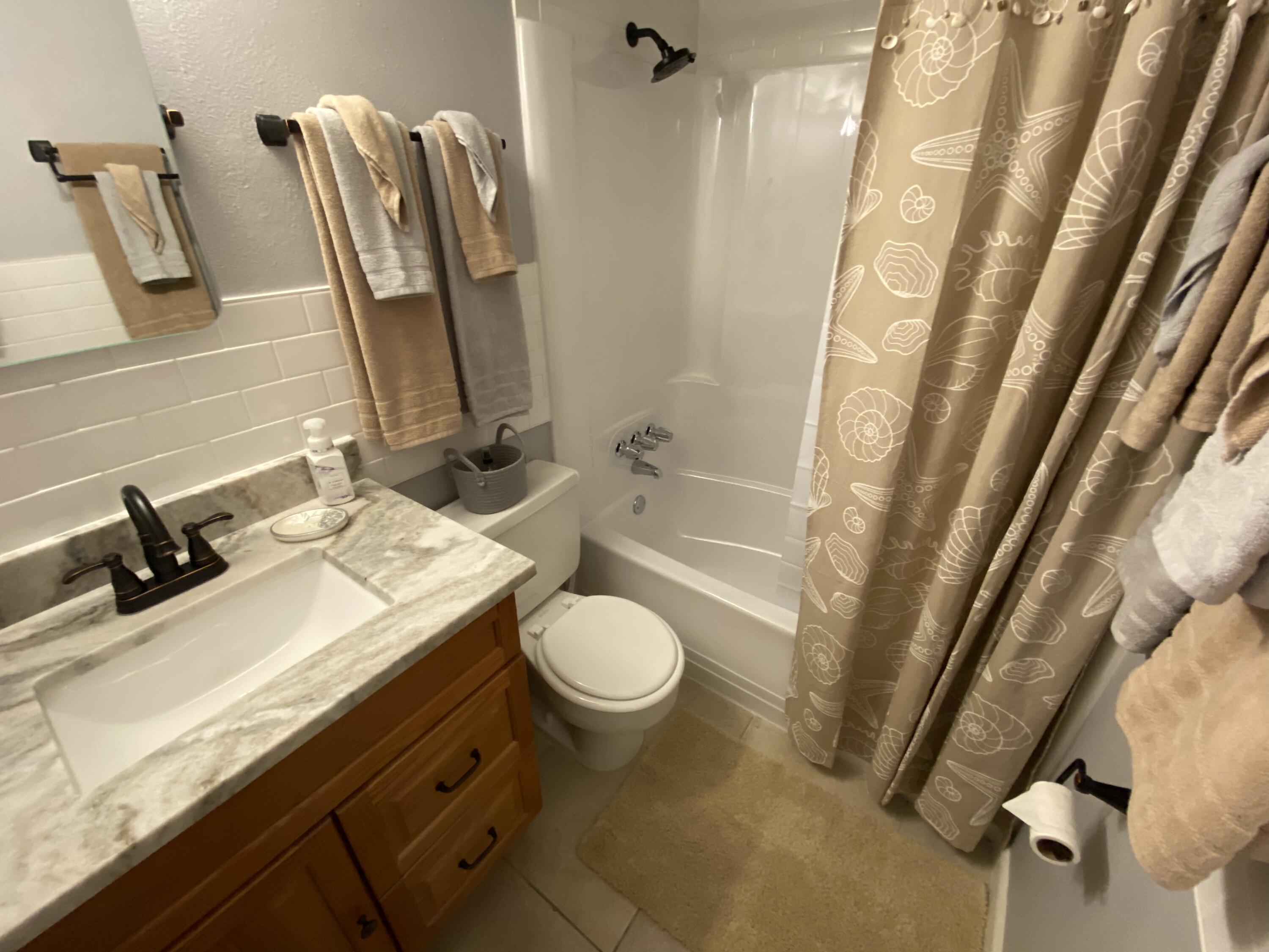 CEDARS CONDO - Residential Lease