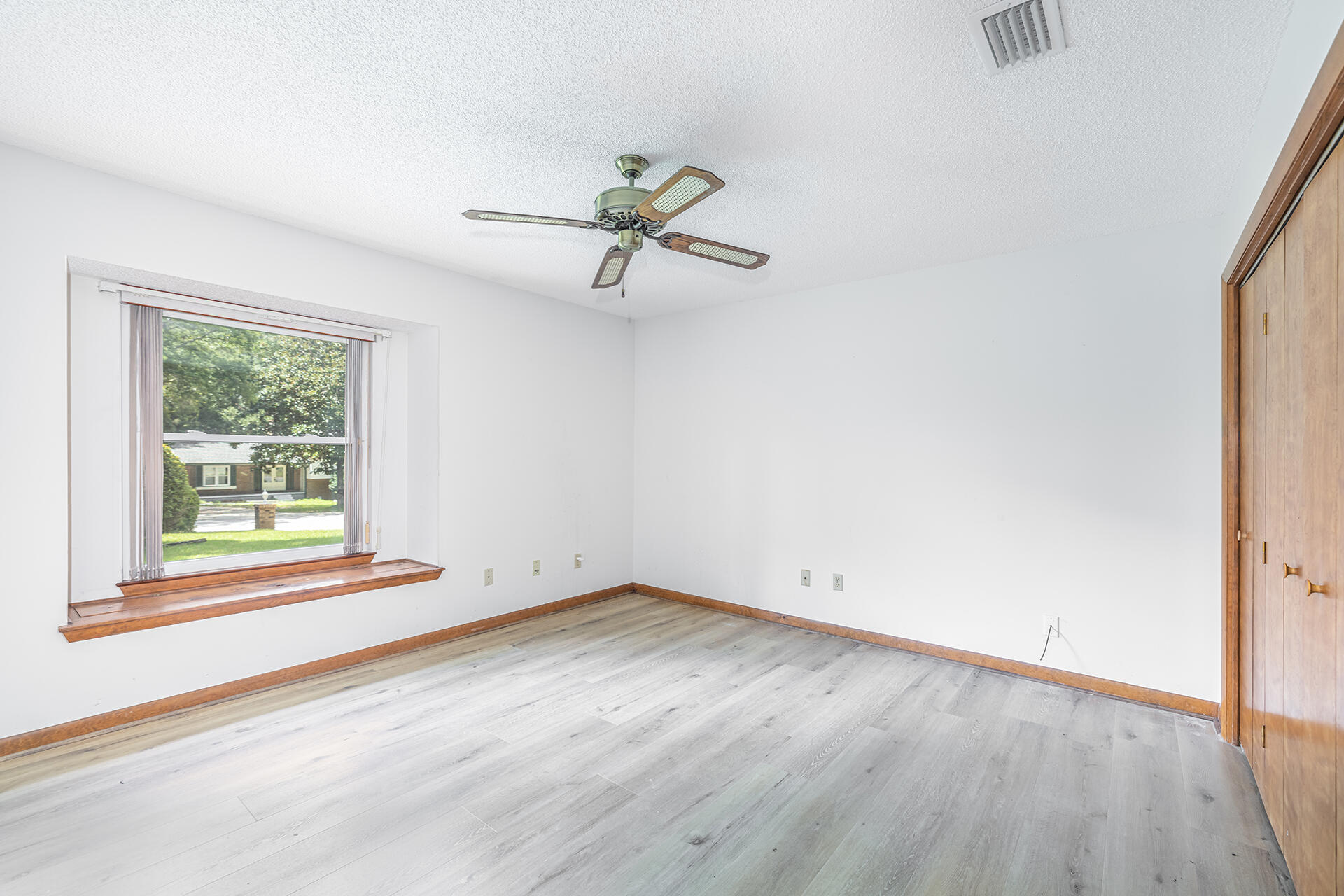 EDGEWATER VILLAGE NORTH - Residential