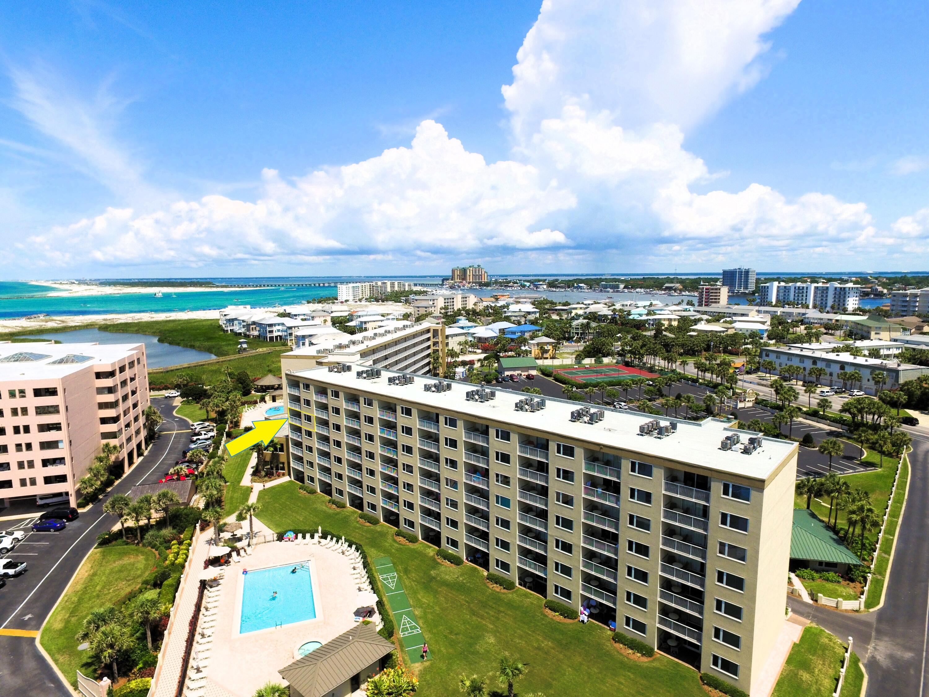 ISLANDER CONDO - Residential