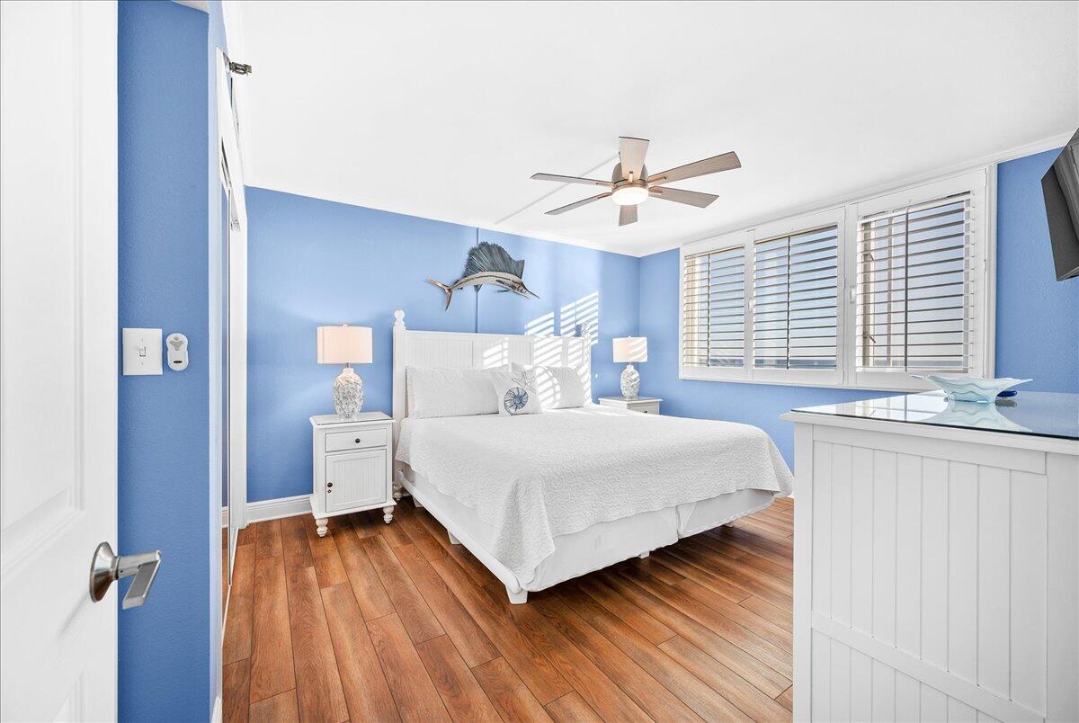 ISLANDER CONDO - Residential