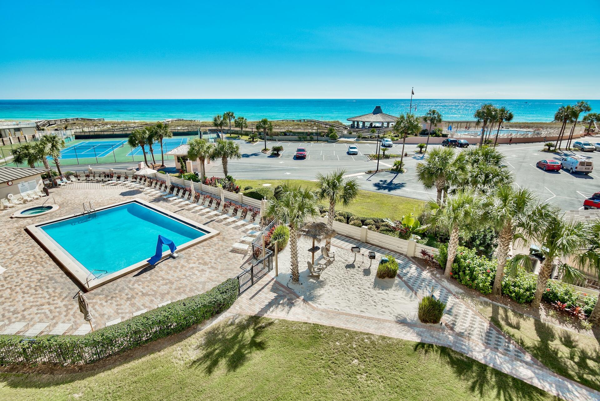 ISLANDER CONDO - Residential