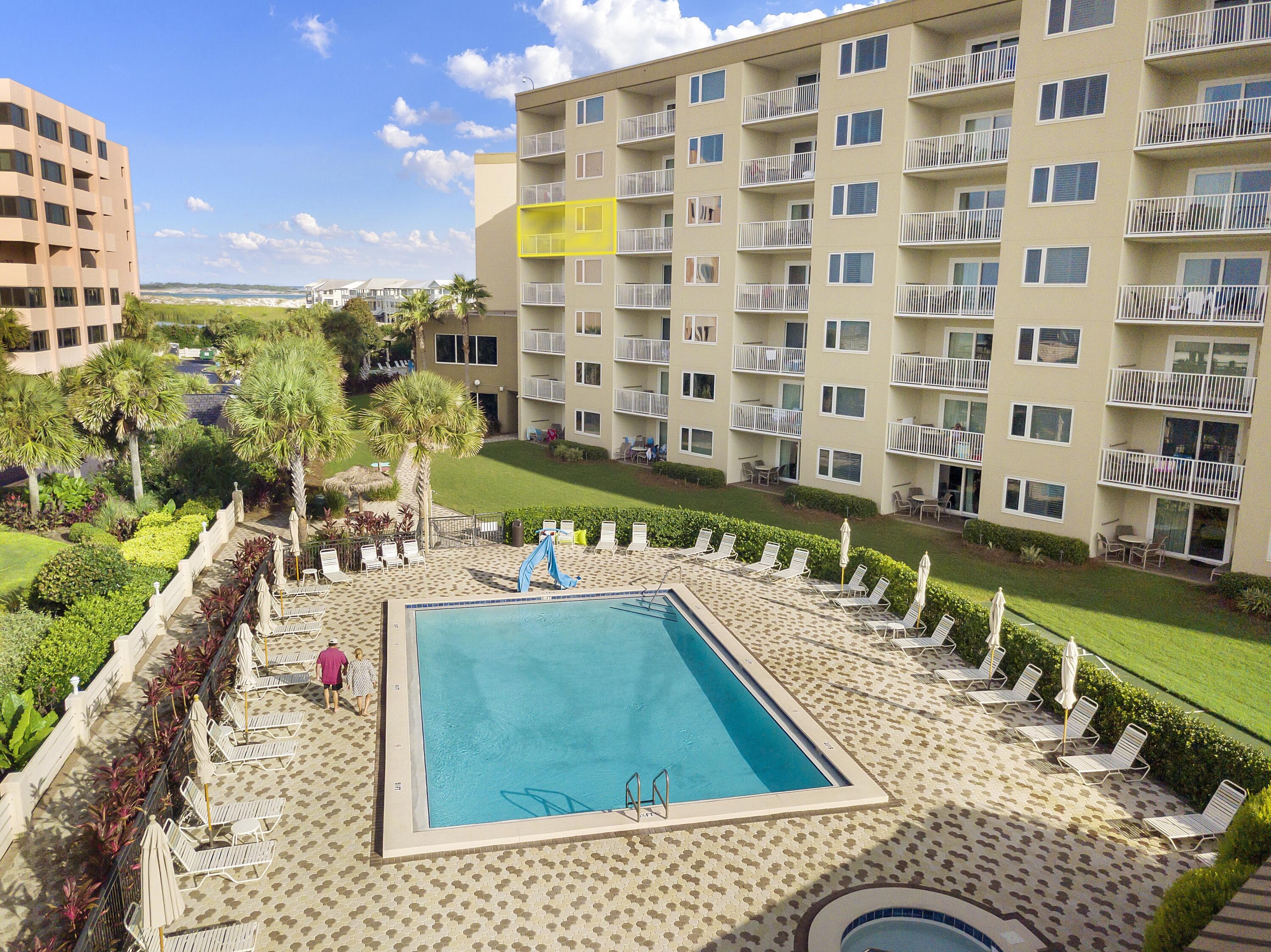 ISLANDER CONDO - Residential