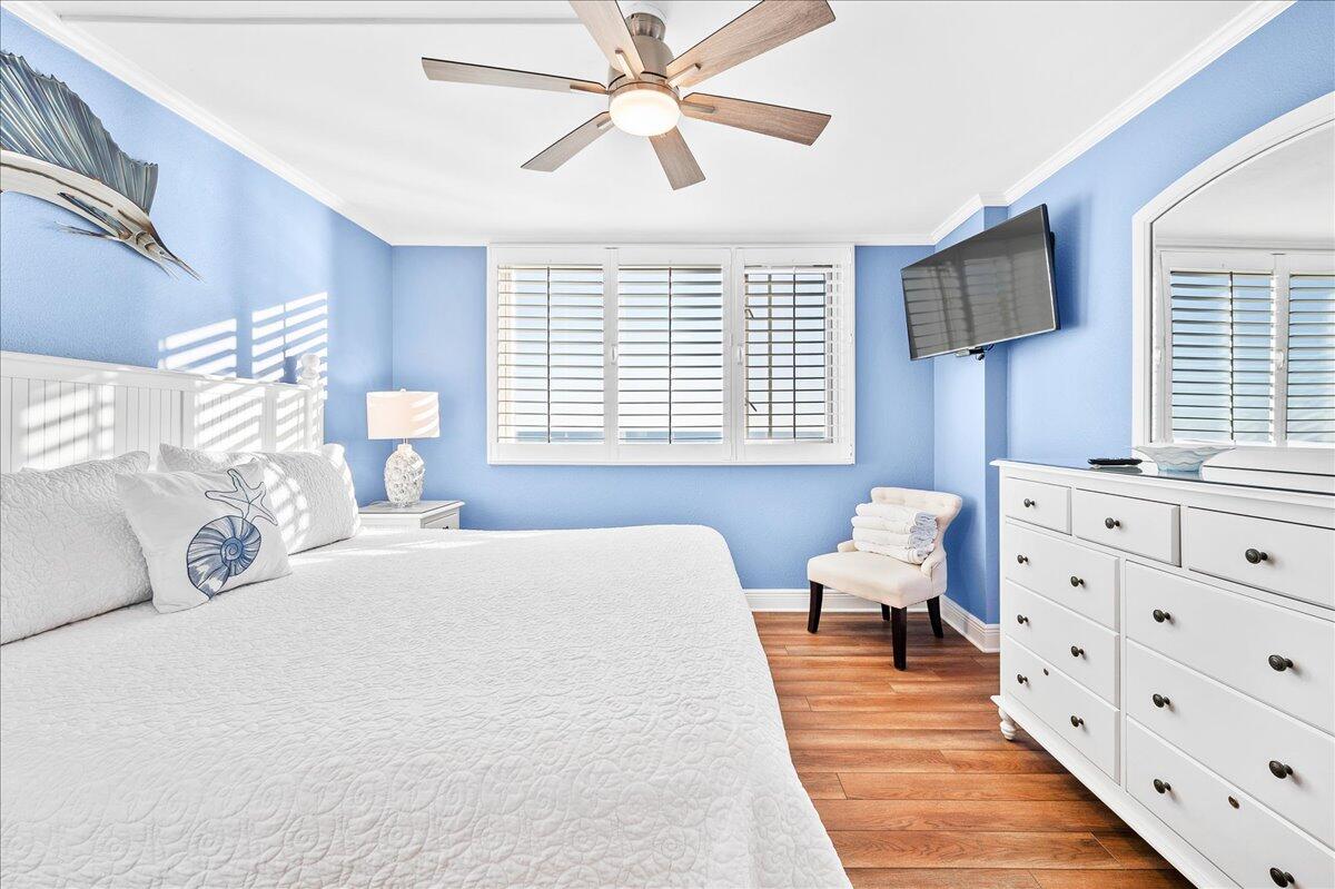 ISLANDER CONDO - Residential