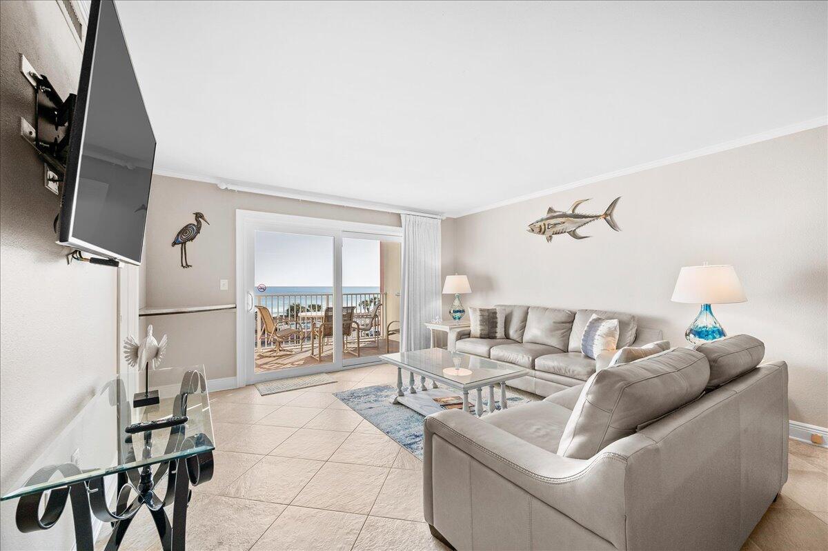 ISLANDER CONDO - Residential