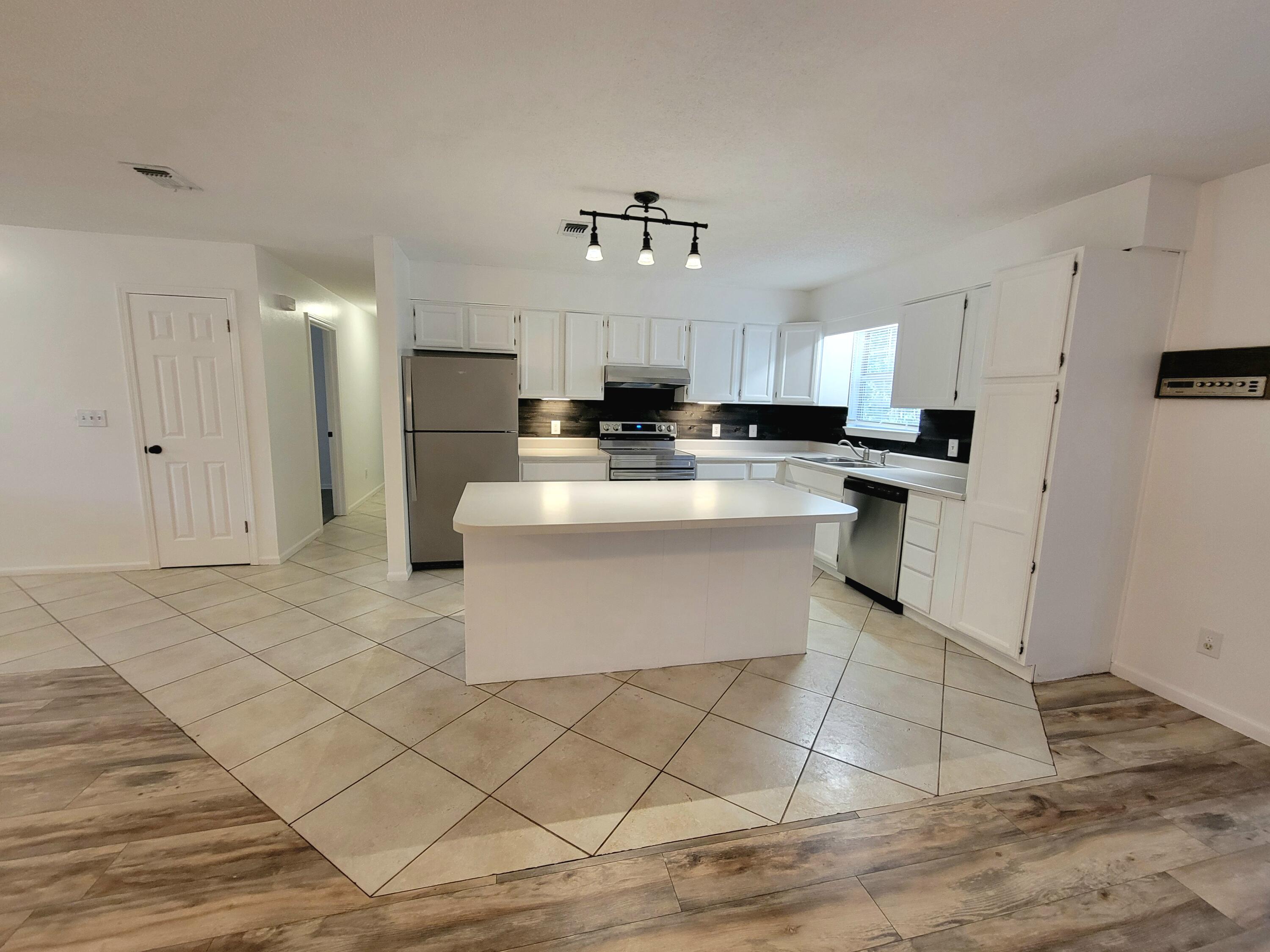 MOSSY COVE - Residential