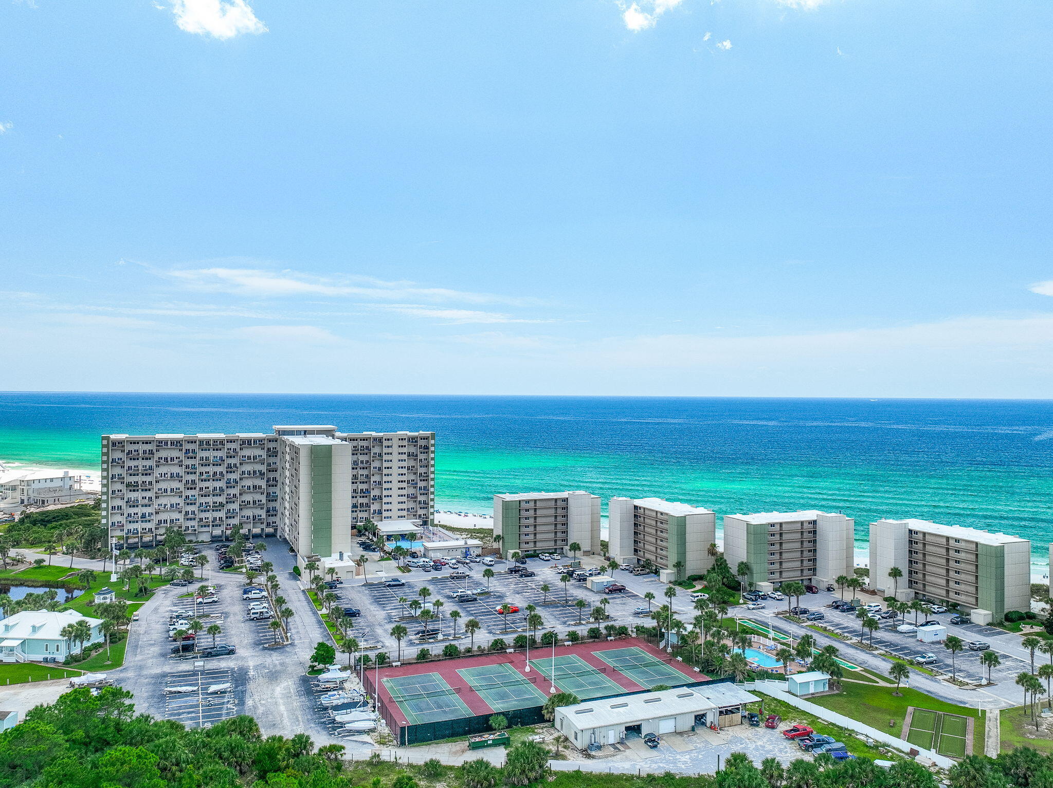 PINNACLE PORT - Residential