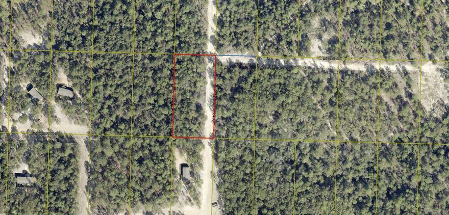 1.25 acres just north of DeFuniak Springs perfect for a new home or new manufactured home.  Please look under 'document' tab for further information.