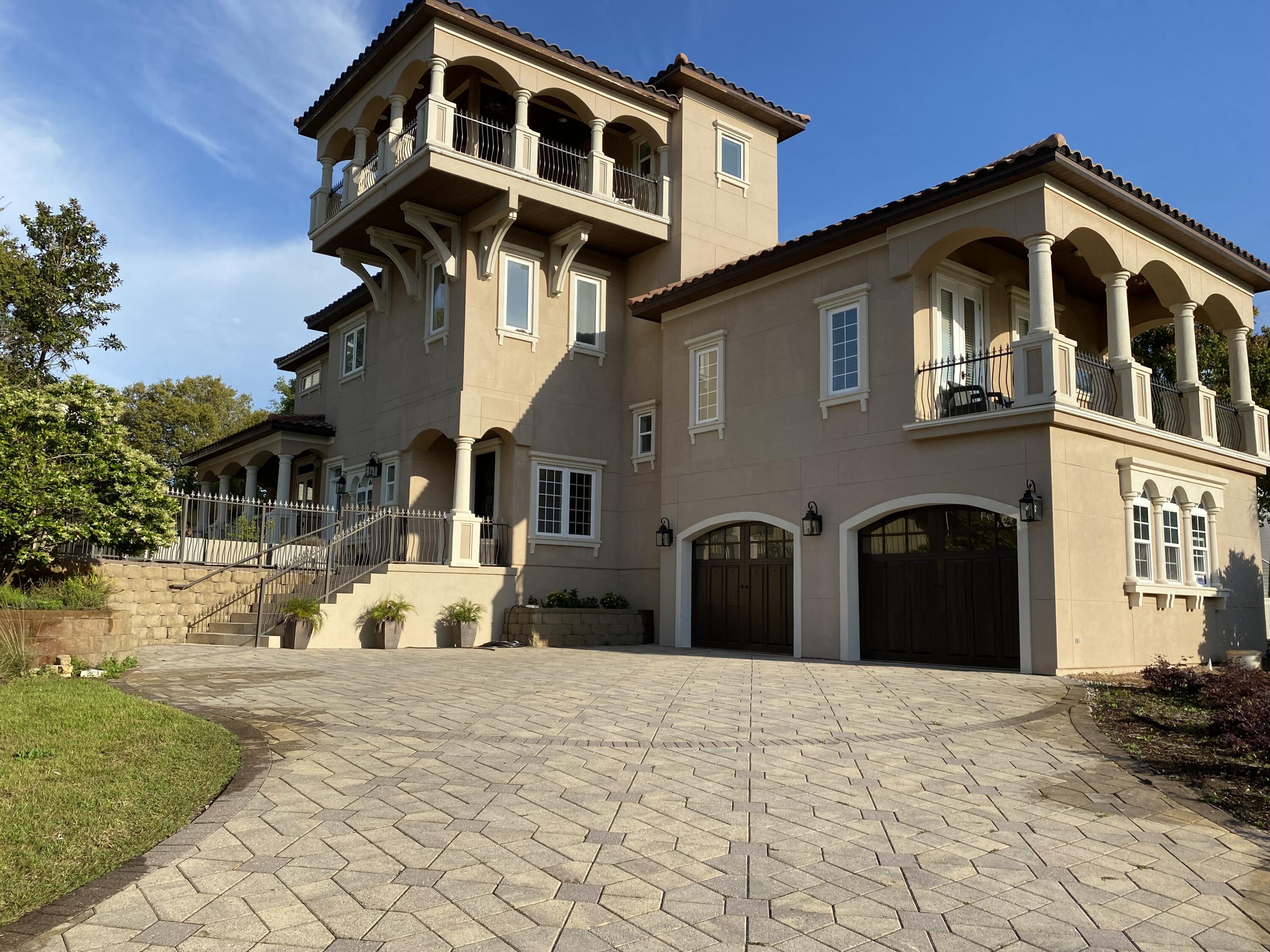 GULF PINES, ONE OF THE BEST KEPT SECRET ON THE EMERALD COAST. COME TAKE A LOOK AT ONE OF THE FINEST DESIGNED HOMES BUILT IN THE AREA. THIS BEAUTIFUL HOME CAN BE YOUR ''DREAM COME TRUE'' OR AN INVESTMENT PROPERTY THAT WOULD BE A GREAT INCOME PRODUCER ON THE EMERALD COAST.LOCATION IS EVERYTHING. YOU ARE ONLY SHORT WALK AWAY FROM THE BEAUTIFUL WHITE SANDS FOR THE GULF OF MEXICO. COME ENJOY THE 300 FOOT PRIVATE BEACH OF GULF PINES NEIGHBORHOOD AND THE TAJ MAHL. YOU WILL FIND PEACE AND RELAXATION.