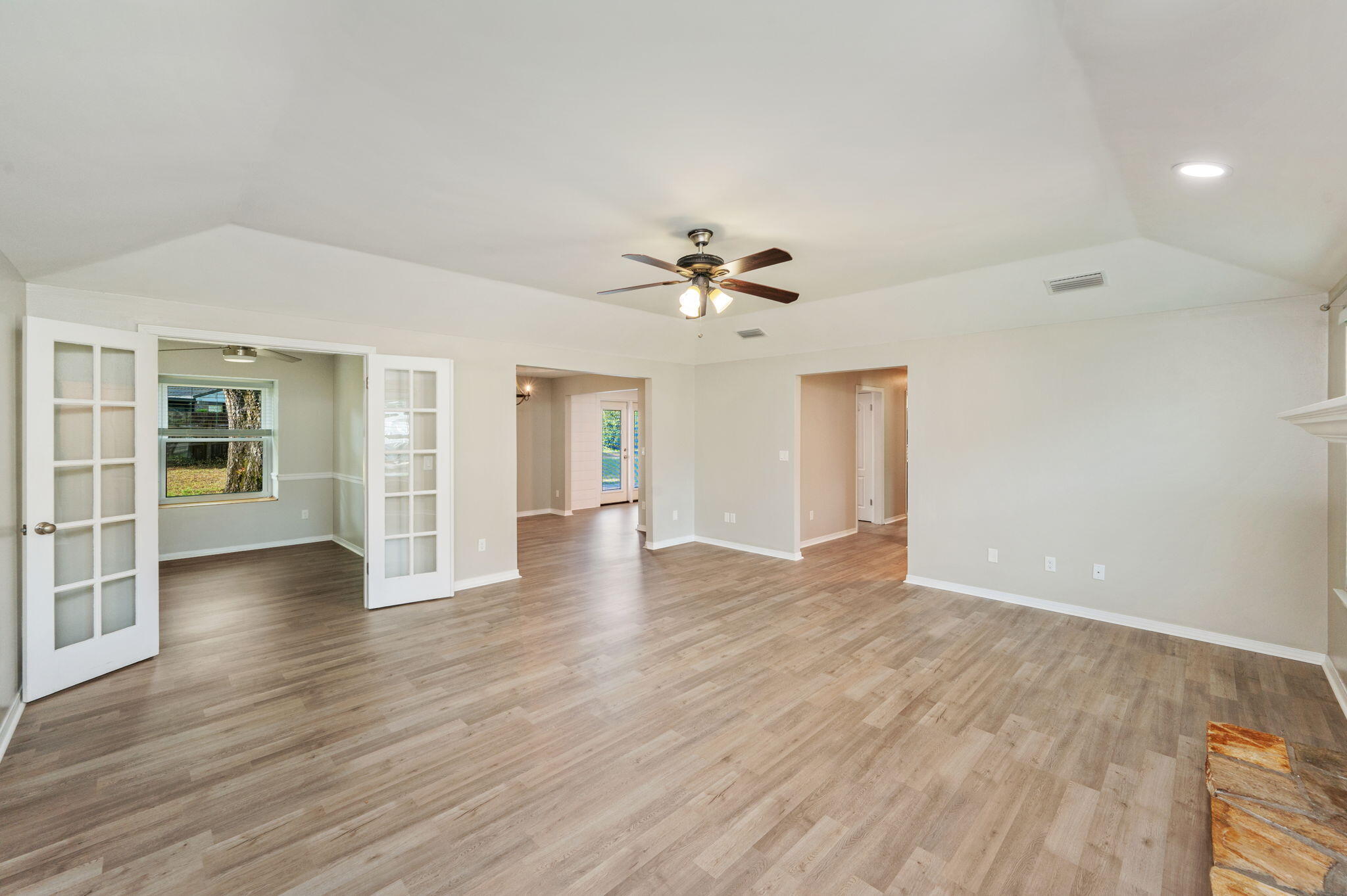 MEADOW WOODS - Residential