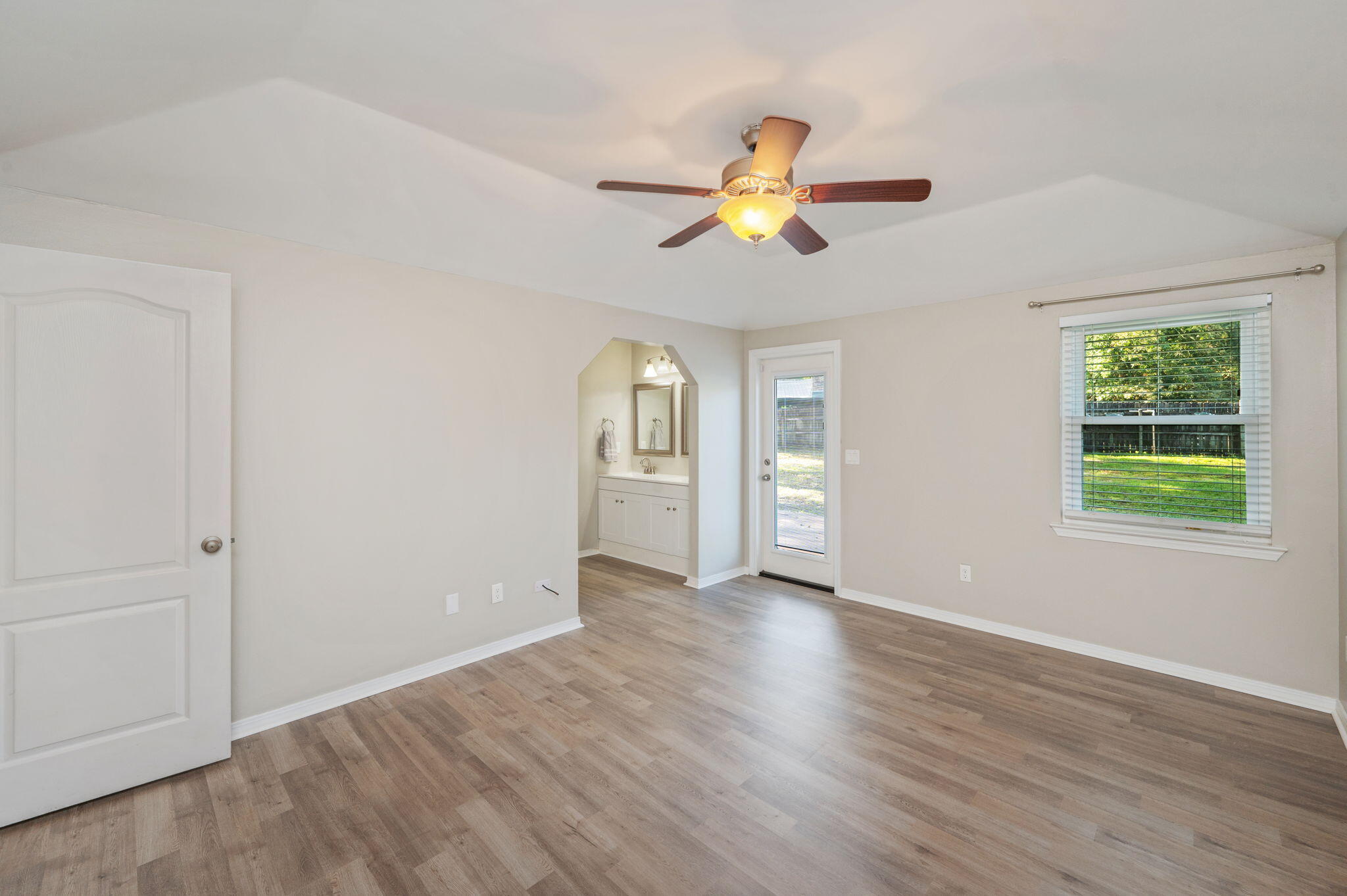 MEADOW WOODS - Residential