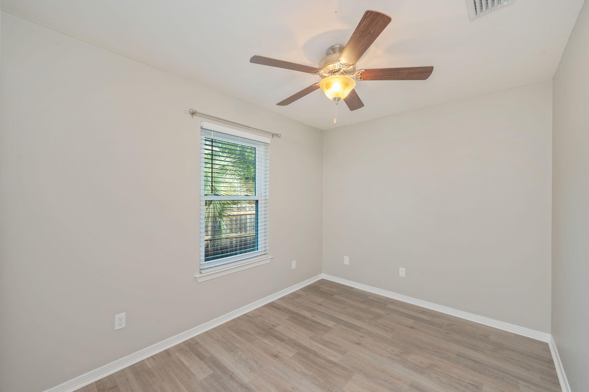 MEADOW WOODS - Residential