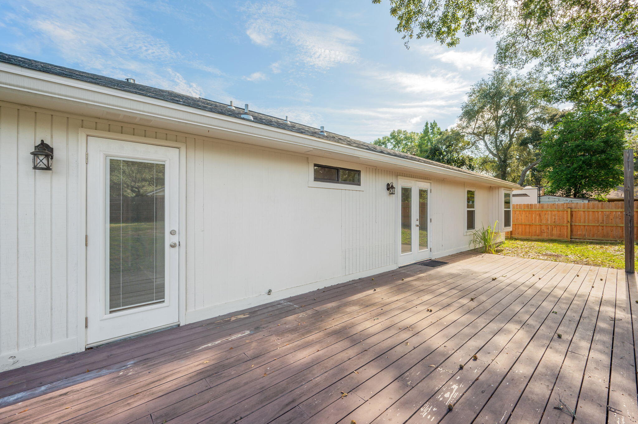 MEADOW WOODS - Residential
