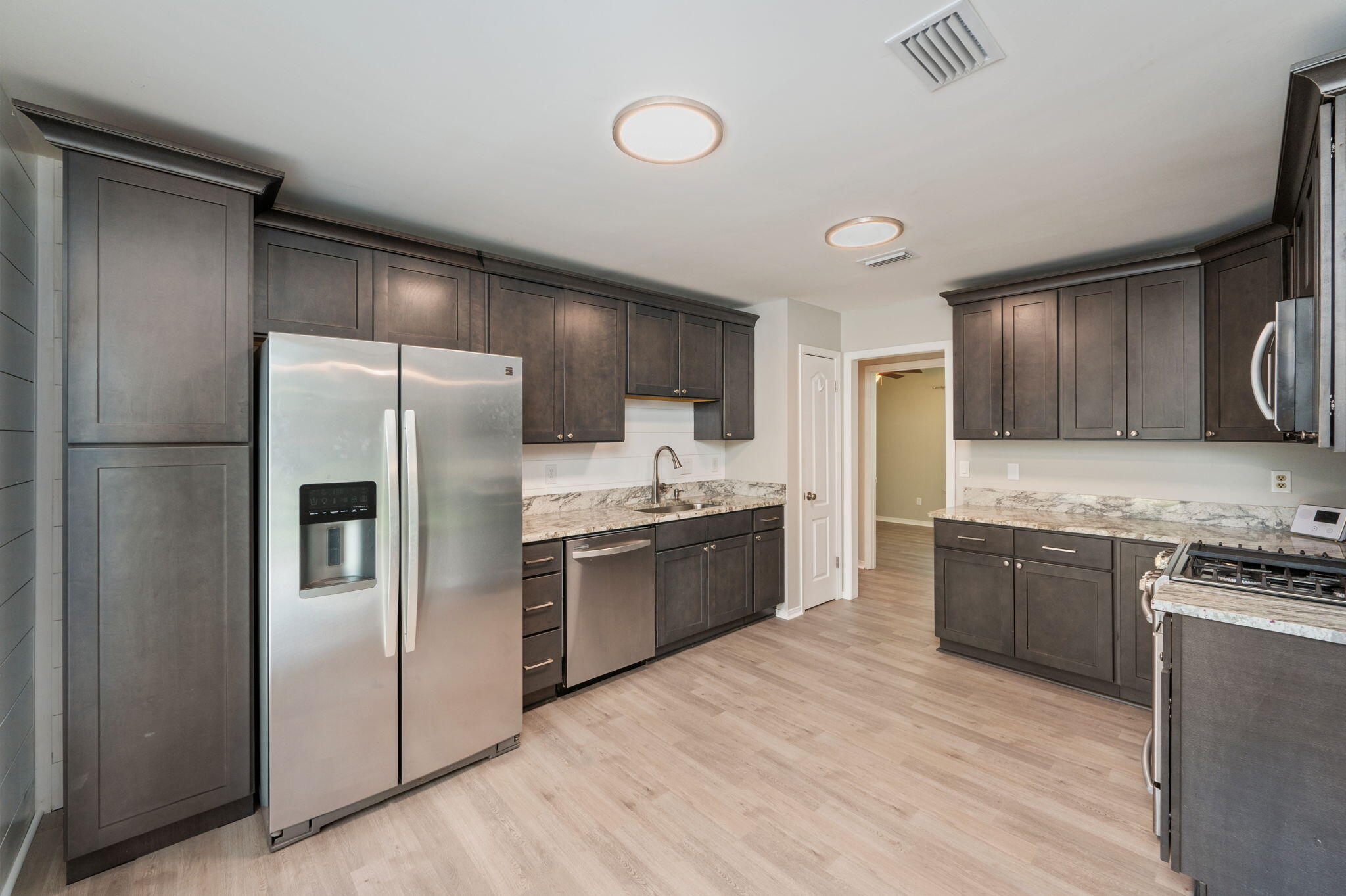 MEADOW WOODS - Residential