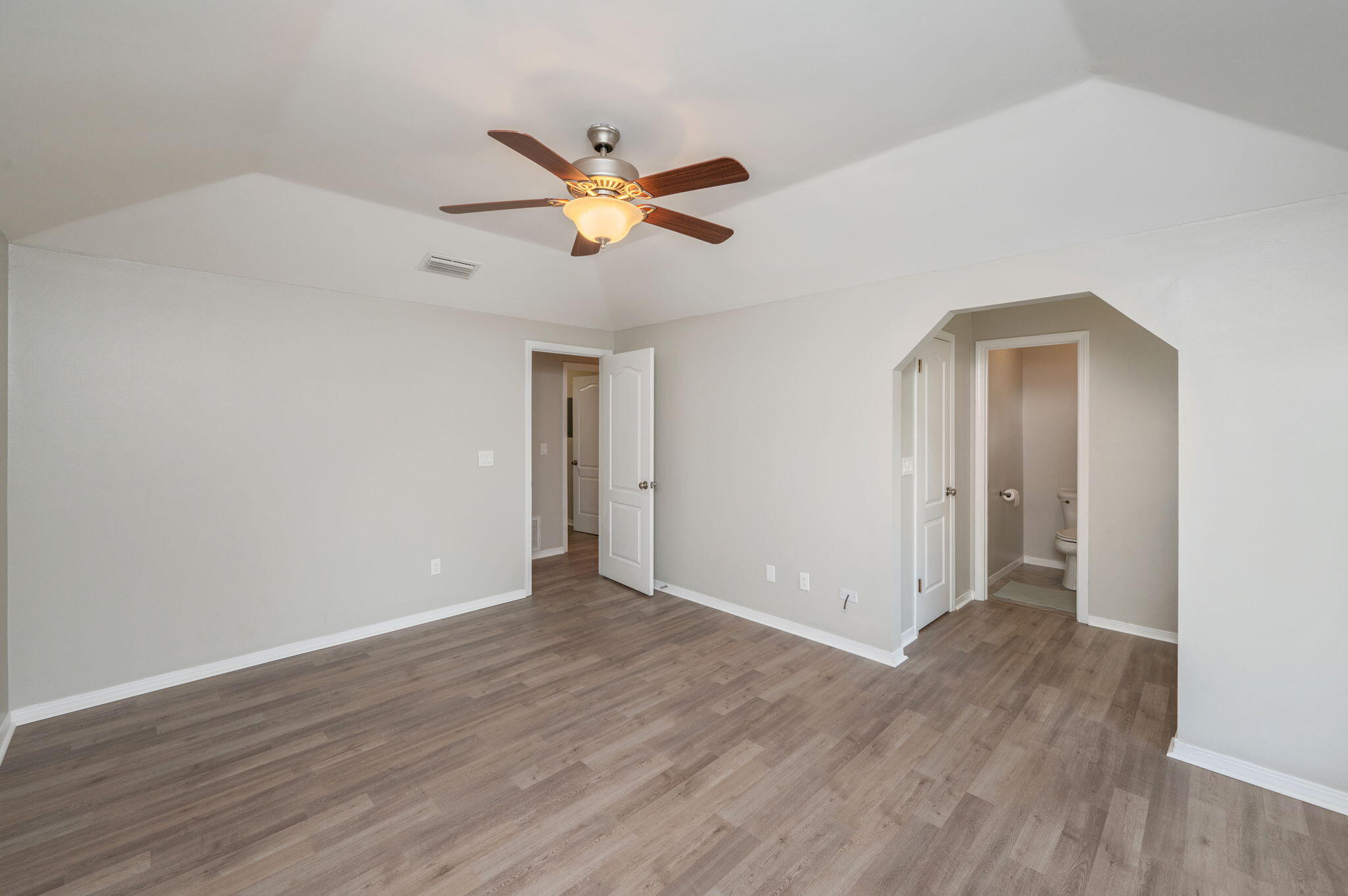 MEADOW WOODS - Residential