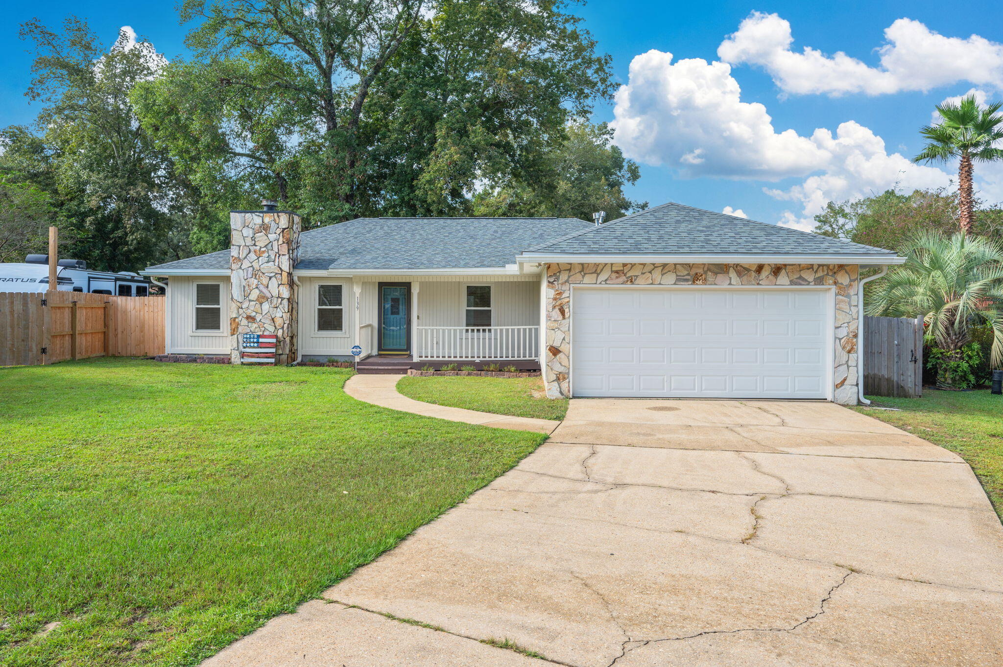 MEADOW WOODS - Residential