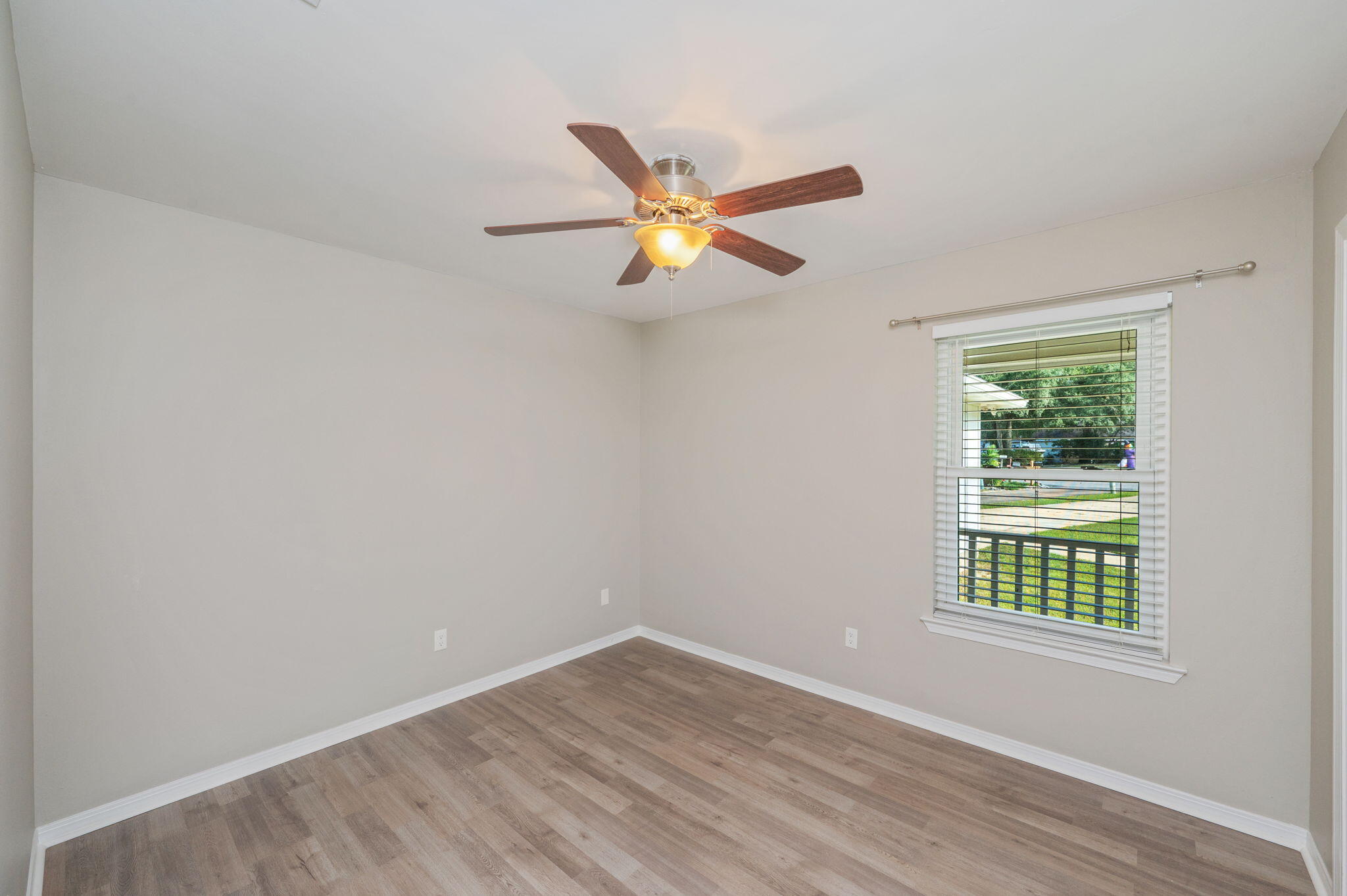 MEADOW WOODS - Residential