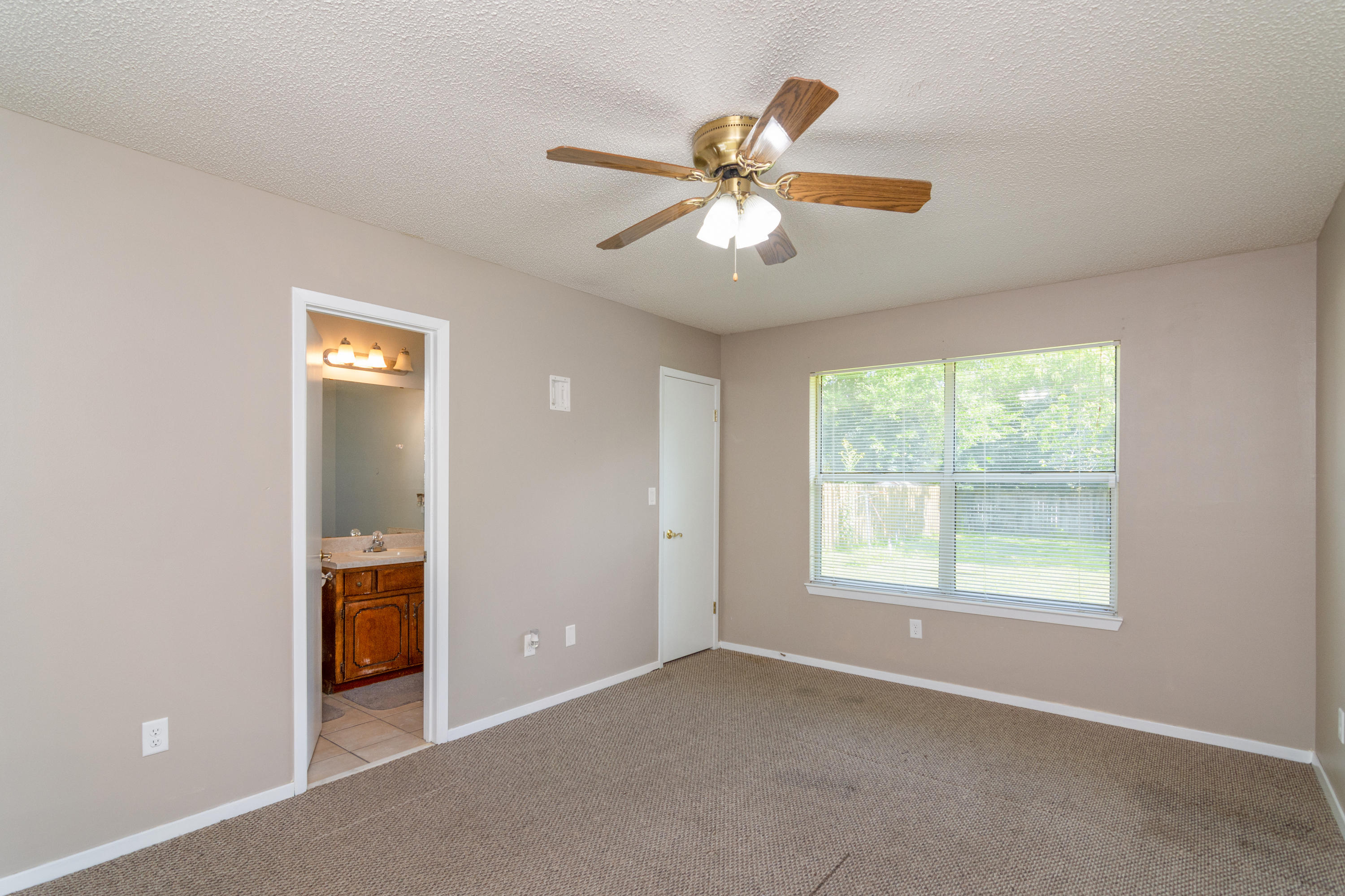 BEAVER CREEK S/D PH II LOT 13 - Residential