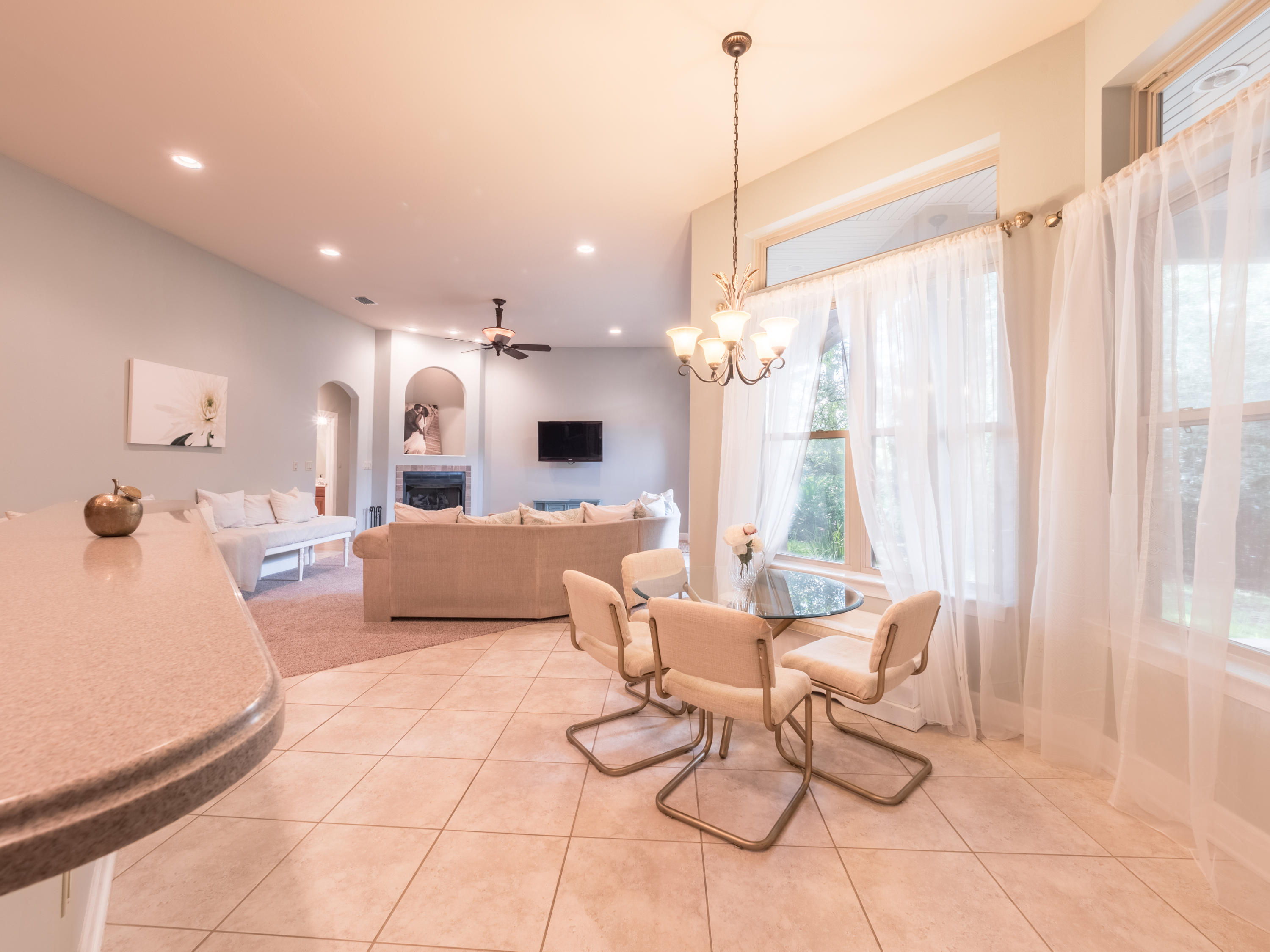 CHARDONNAY ESTATES - Residential