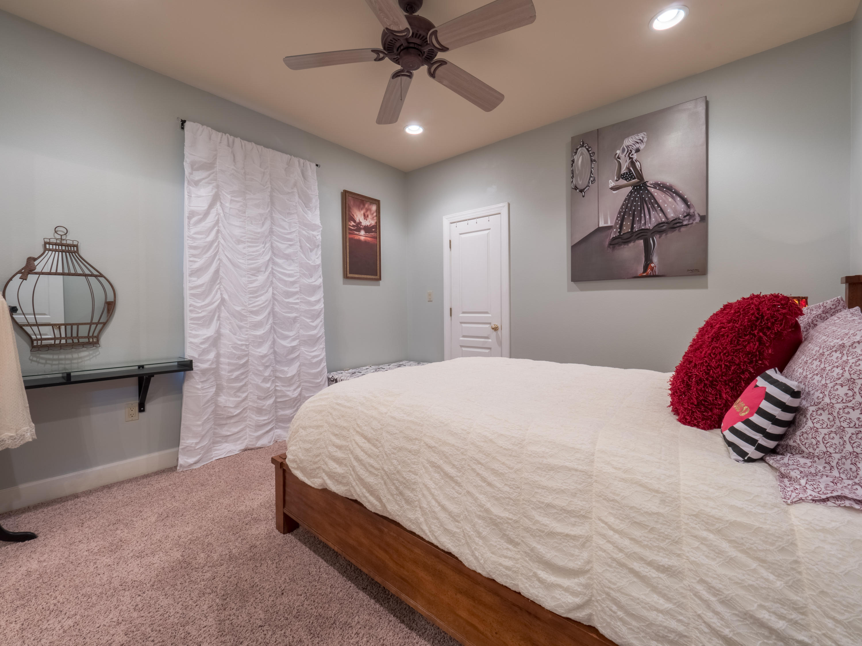 CHARDONNAY ESTATES - Residential