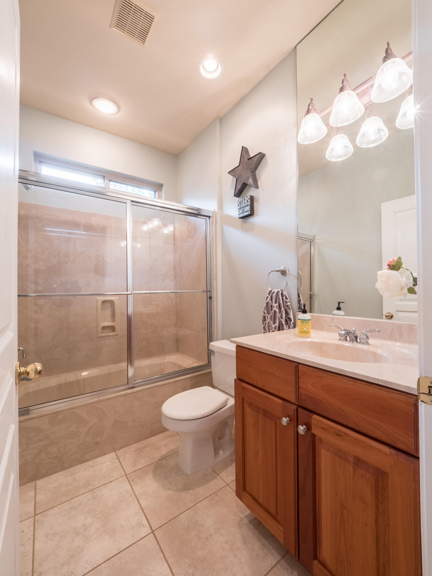 CHARDONNAY ESTATES - Residential