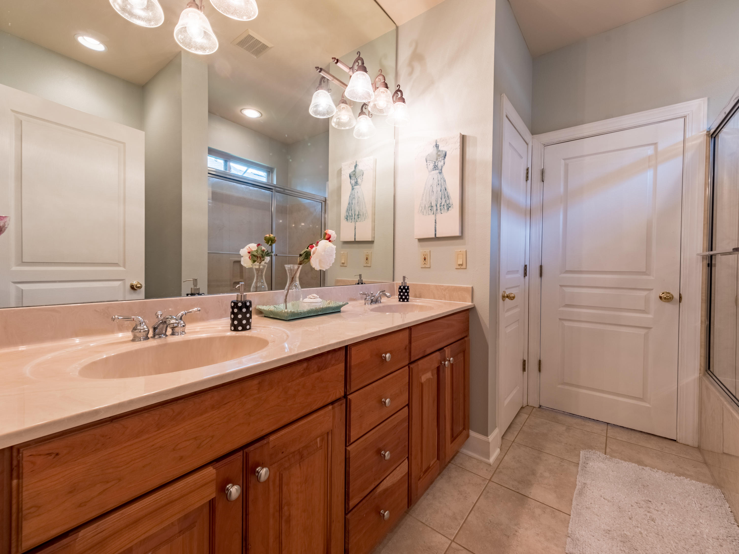 CHARDONNAY ESTATES - Residential